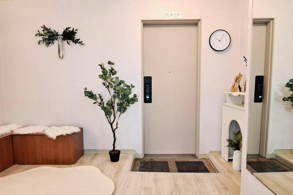 2 Daebang Station Yeouido Hangang Park Nodeul Island Apartment