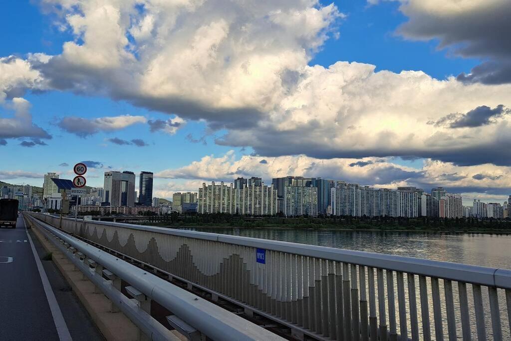 2 Daebang Station Yeouido Hangang Park Nodeul Island Apartment *