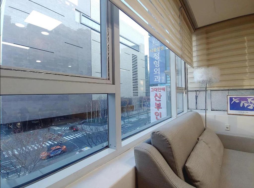 Apartment Gangnam 100m 3 Bedrooms 2 Private Bathrooms M Ceo 1 Minute To Coex Fully Furnished 3bdr 2bath *