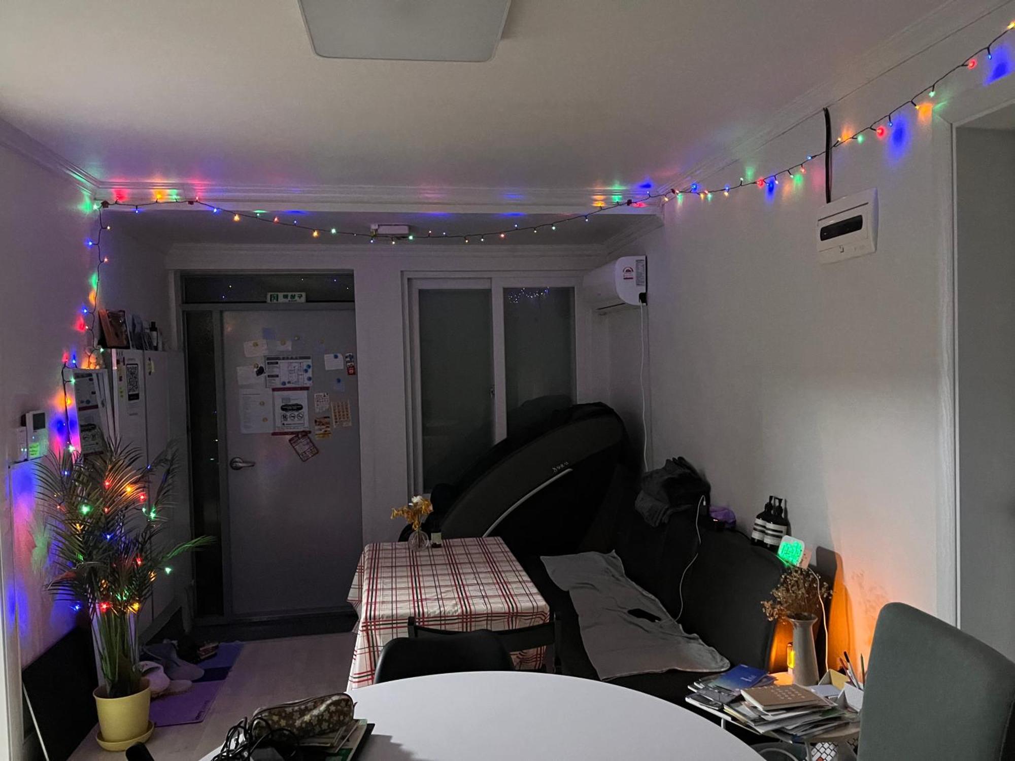 Hostel Bueno Day - Near Hongdae & Historic Sites *