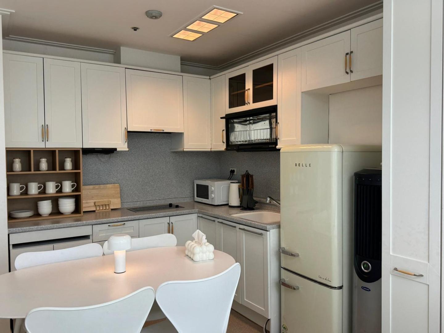Apartment New Remodeling Hongdae House