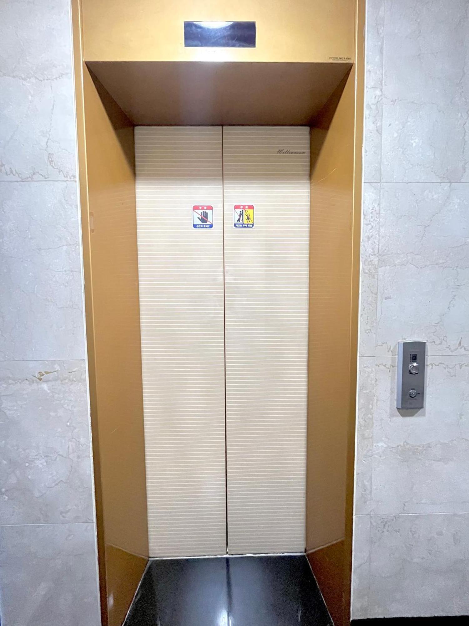 #newopen#gangnam High-end#ev#parking#subwaystation5min Apartment