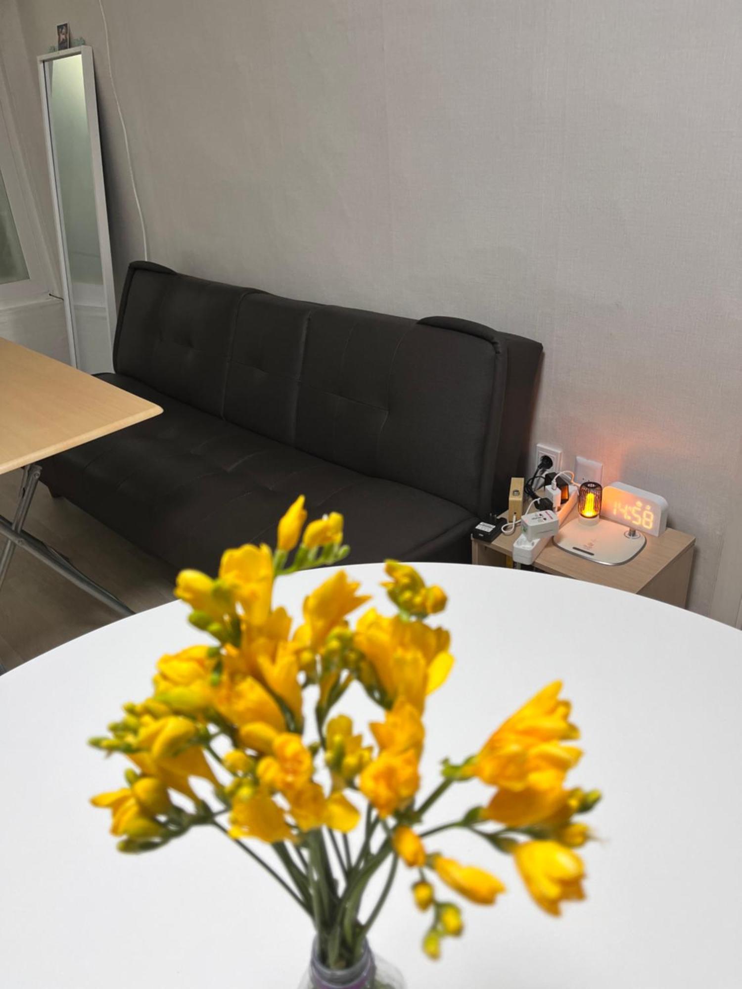Hostel Bueno Day - Near Hongdae & Historic Sites