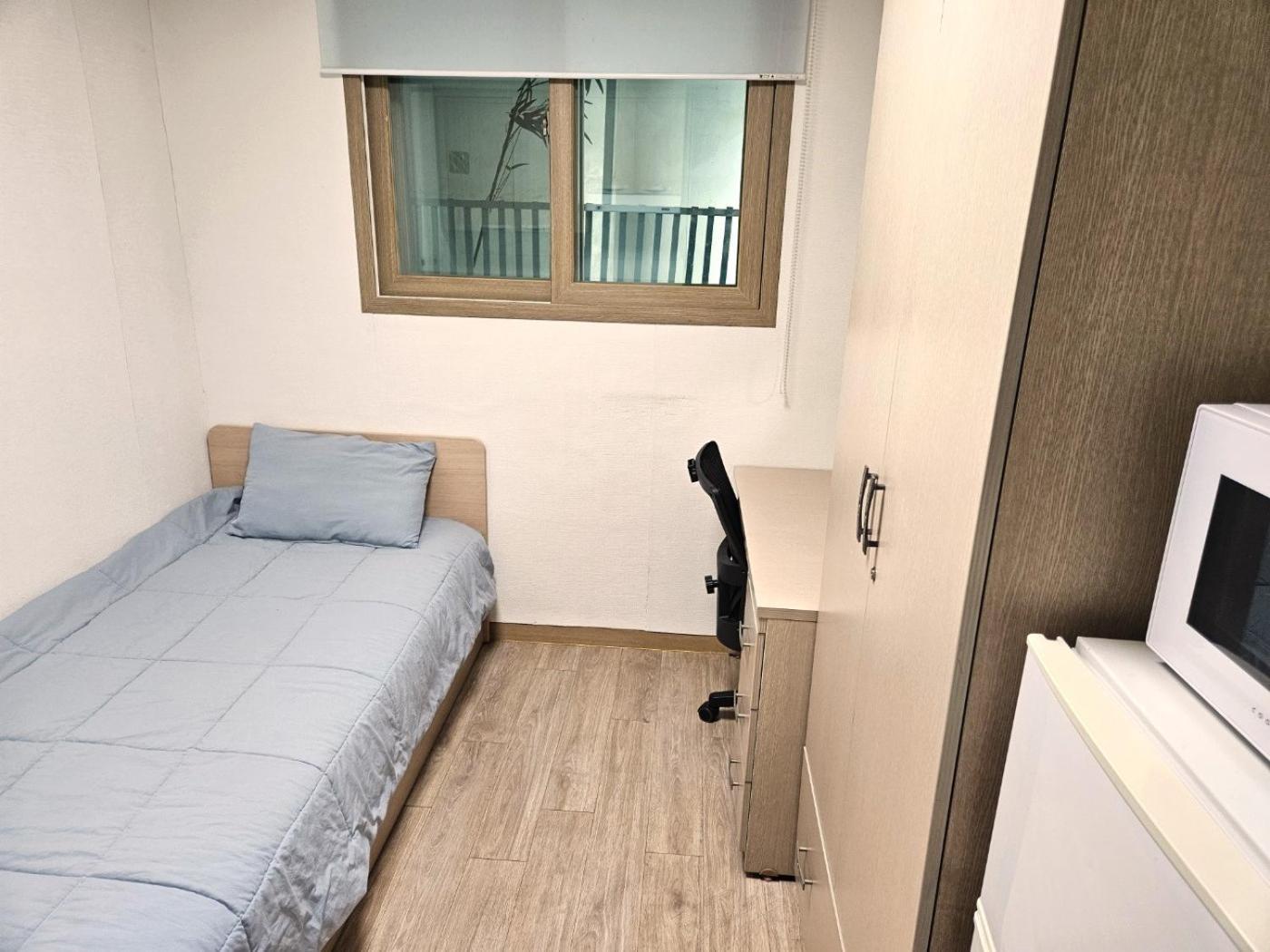 Hongdae, Sinchon Yeonhui House * Seoul