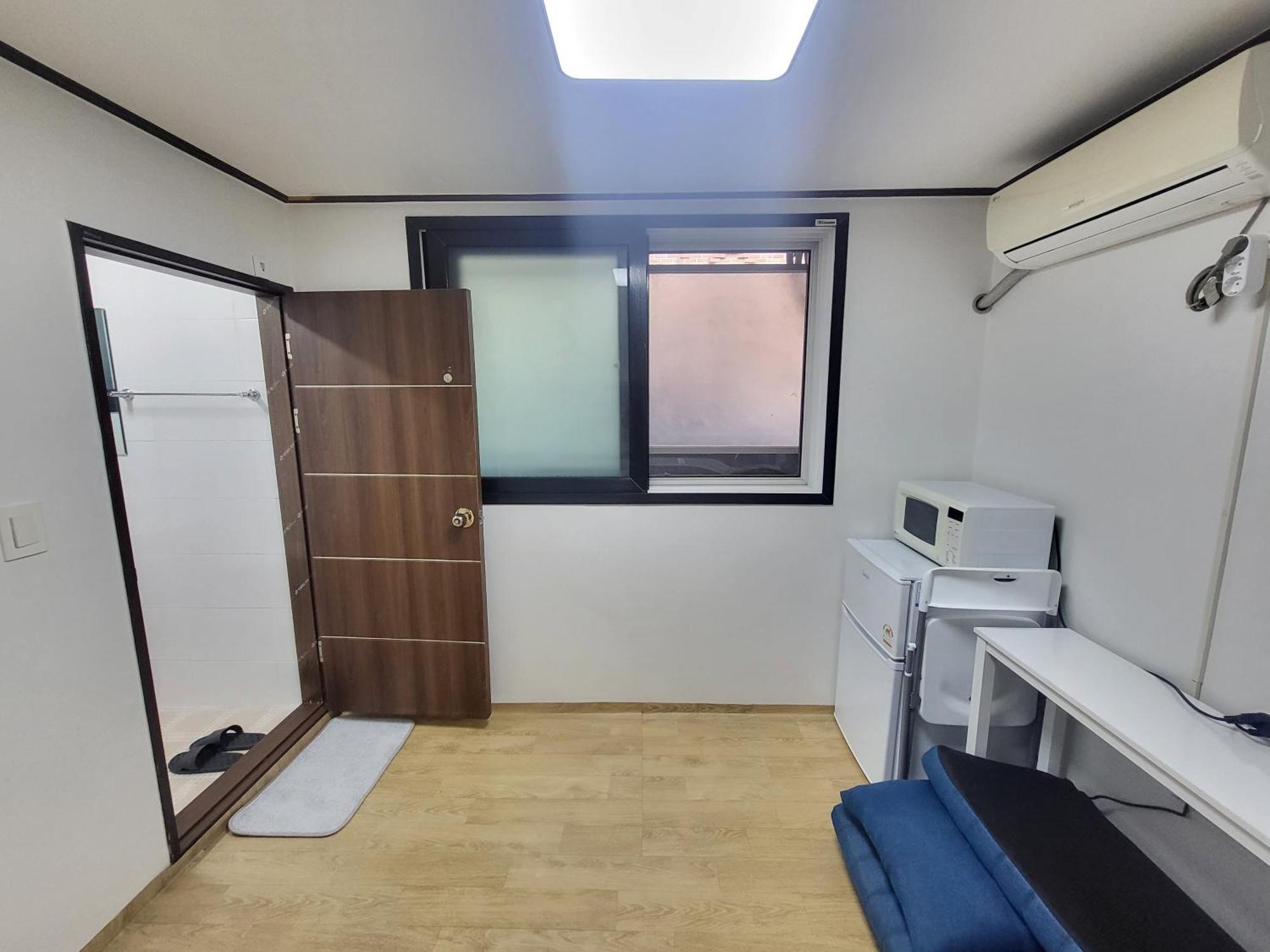 Apartment Fully Furnished #bunker, Near Miasageori Subway Station Line 4 *