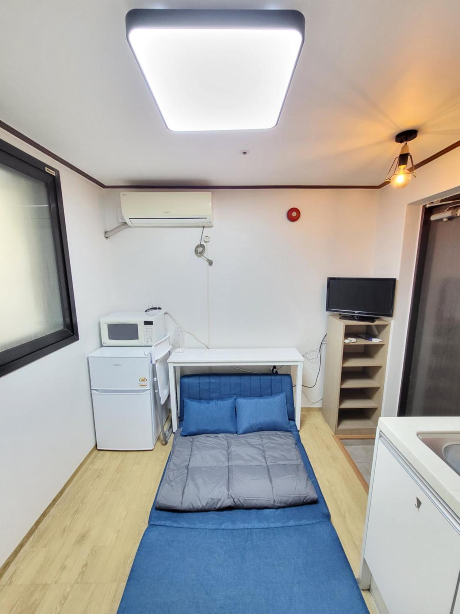 Fully Furnished #bunker, Near Miasageori Subway Station Line 4