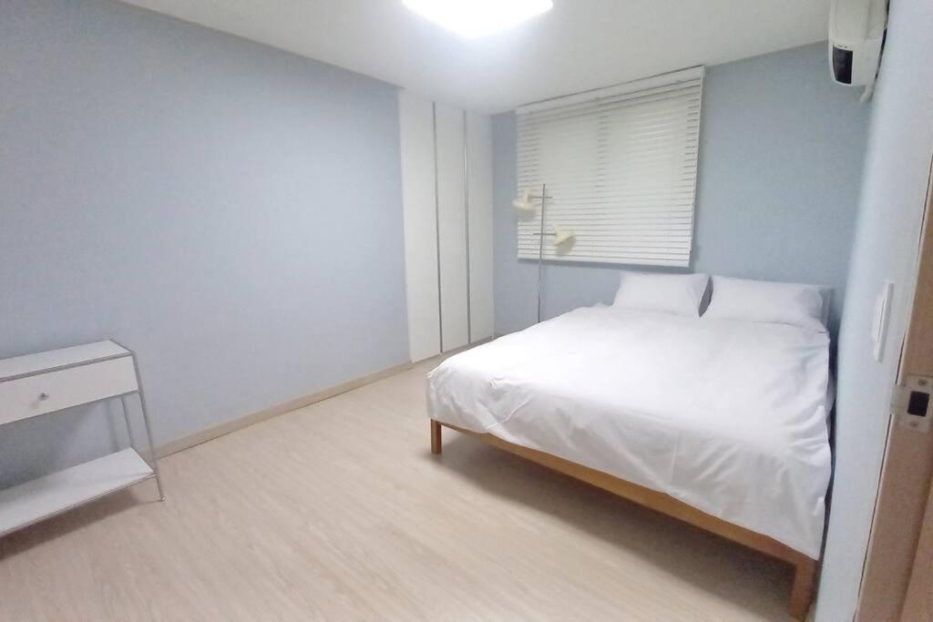 Hongdae Cozy&lovely House 2rooms * Seoul