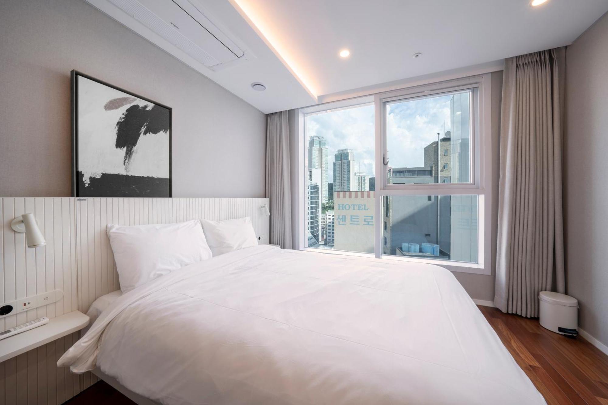 Uh Flat The Seocho Apartment Seoul