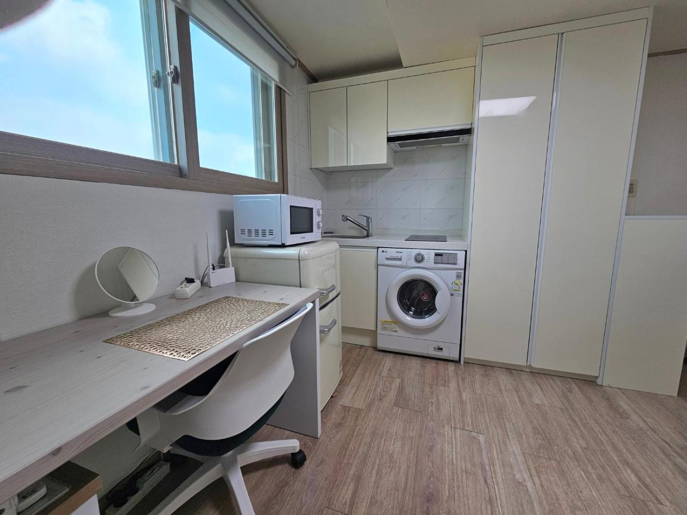 Hongdae, Sinchon Yeonhui House Guest house Seoul