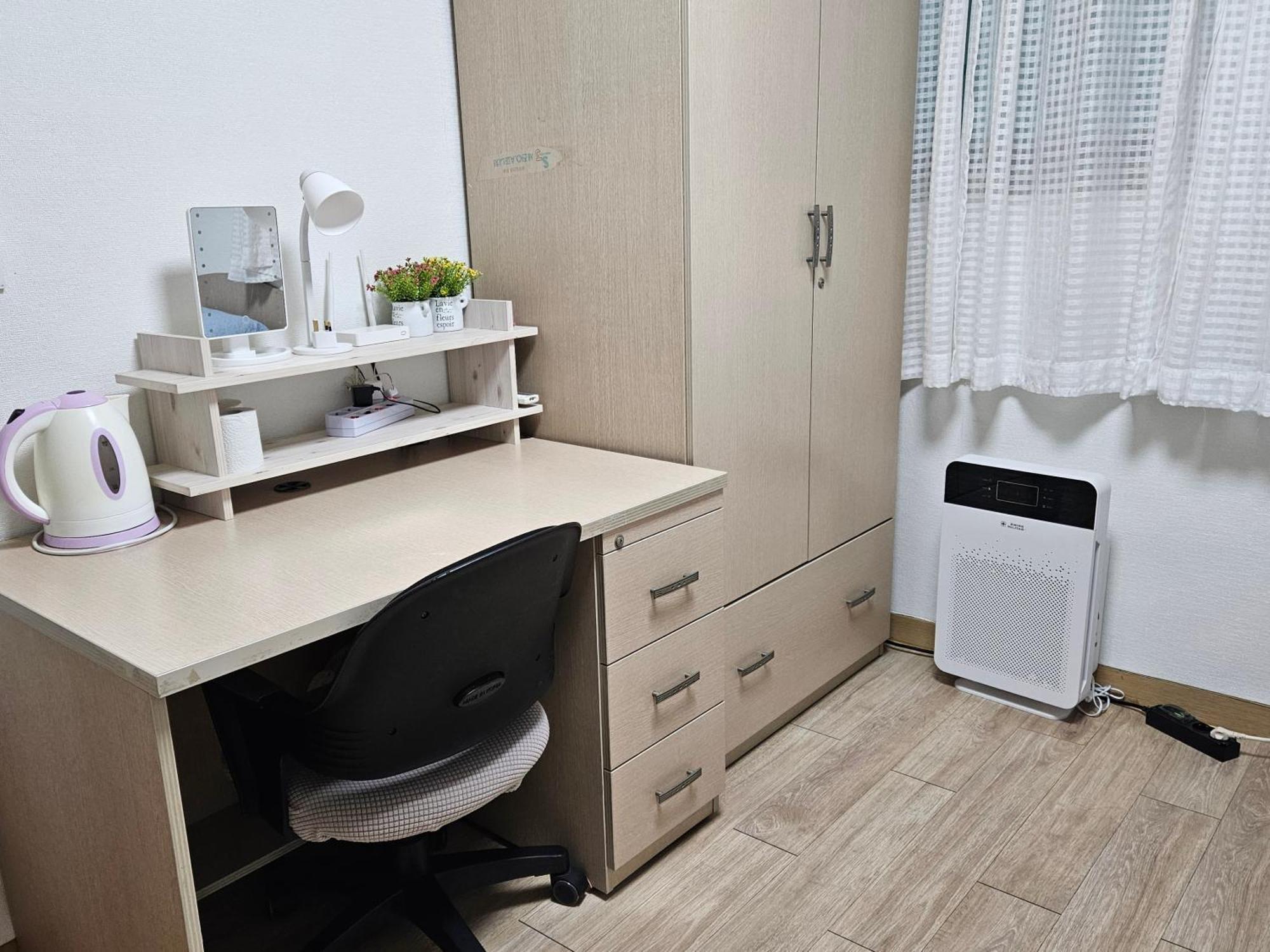 Hongdae, Sinchon Yeonhui House *