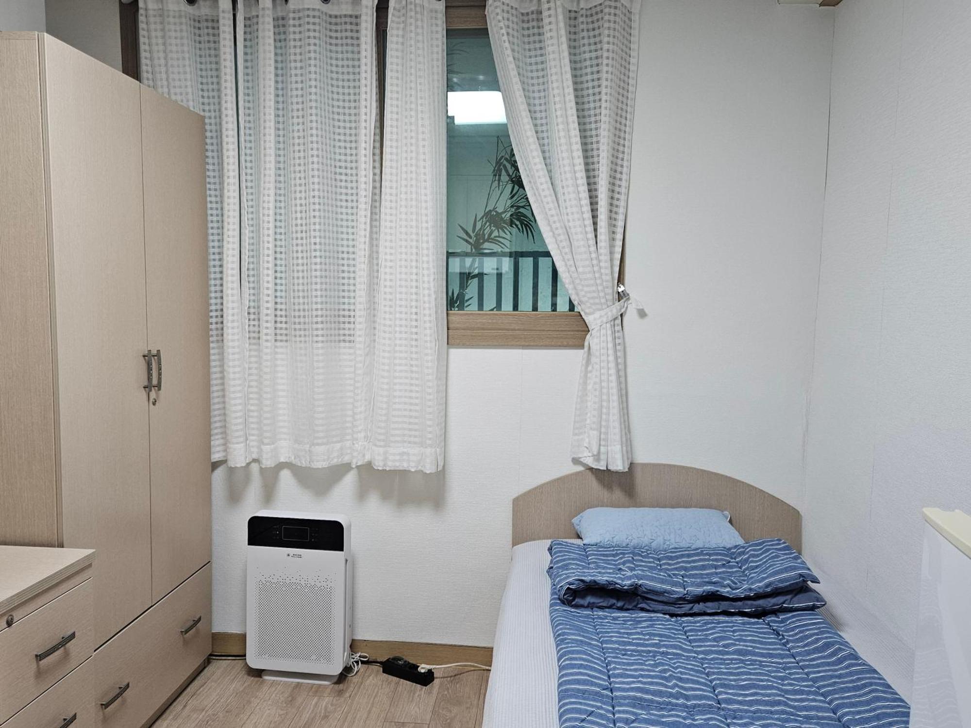 Hongdae, Sinchon Yeonhui House *