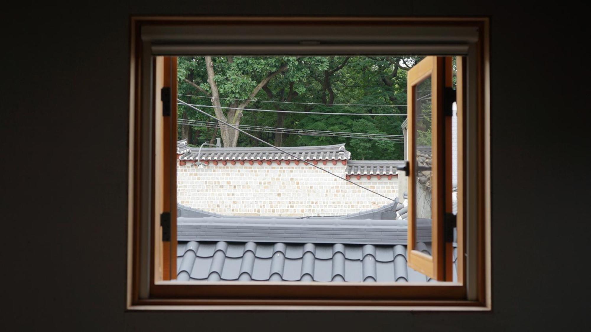 The Korean Traditional Hanok In Downtown For Convenient Public Transportation - Ari Acomodação com café da manhã  Seul