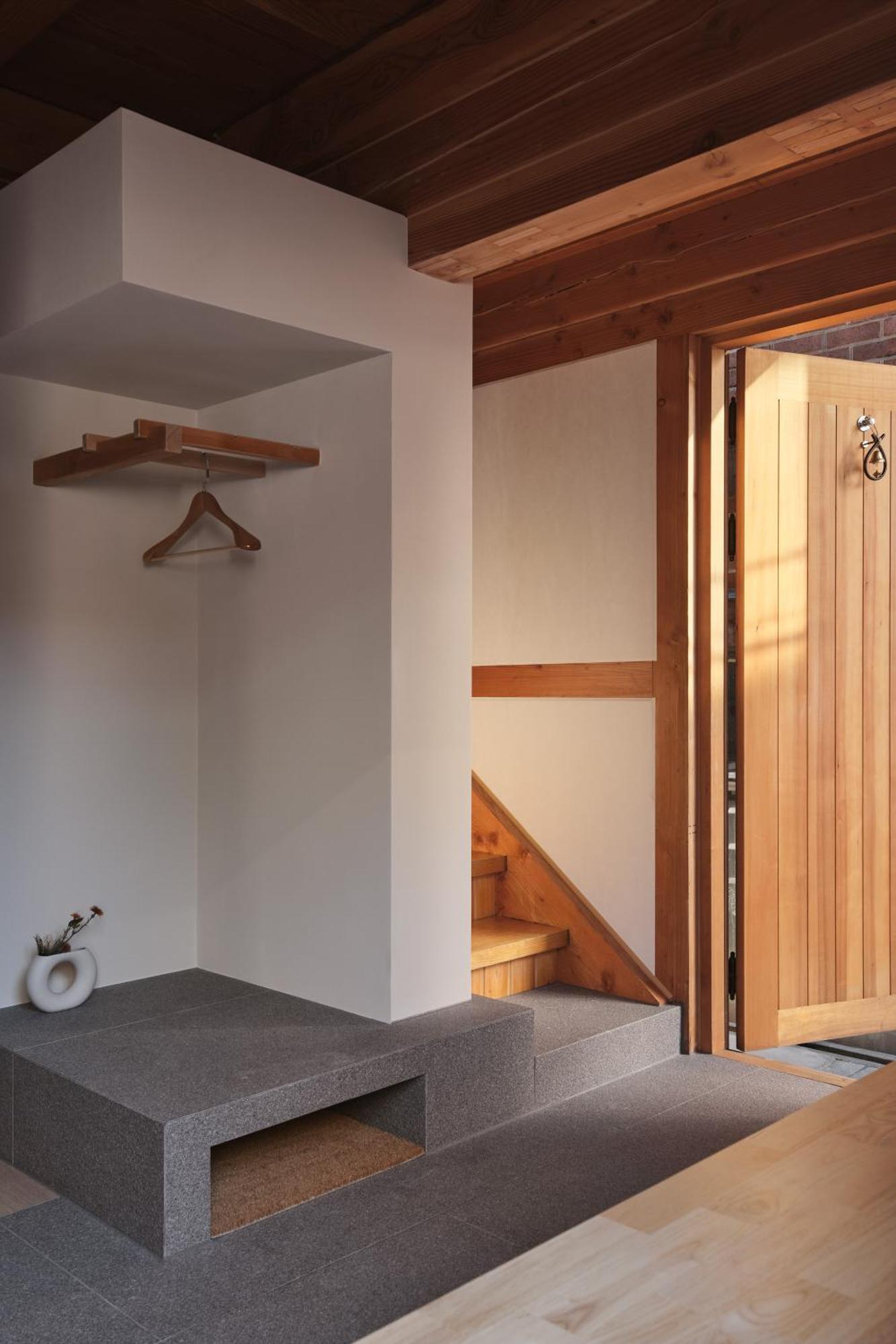 The Korean Traditional Hanok In Downtown For Convenient Public Transportation - Ari