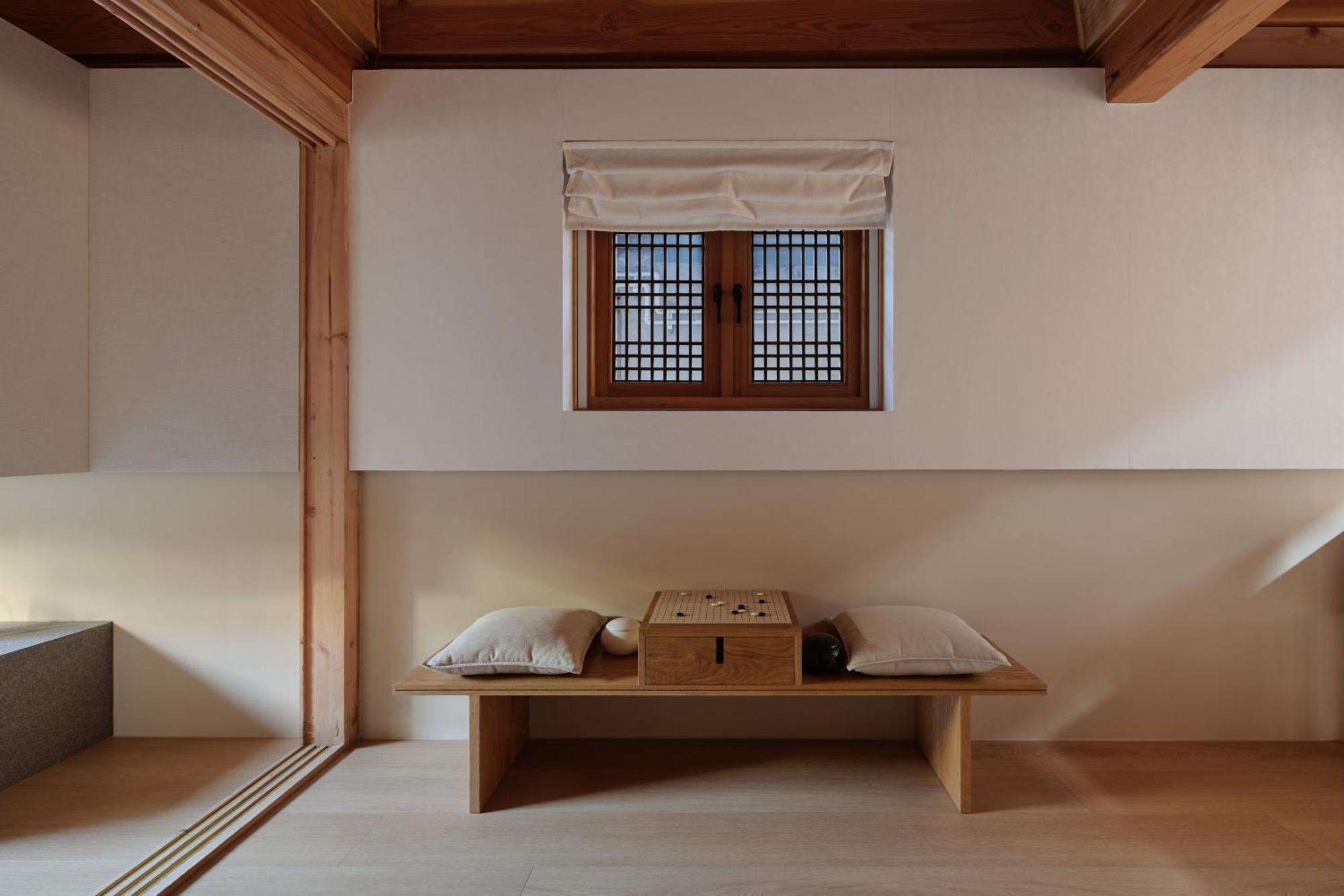 The Korean Traditional Hanok In Downtown For Convenient Public Transportation - Ari *