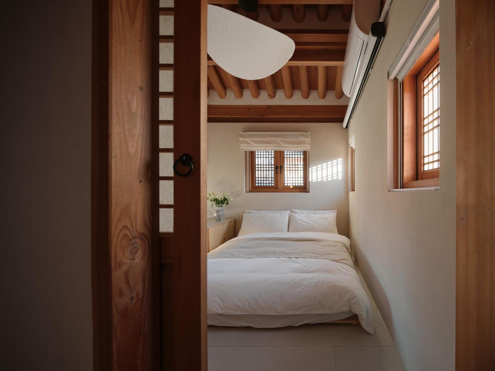 Acomodação com café da manhã  The Korean Traditional Hanok In Downtown For Convenient Public Transportation - Ari