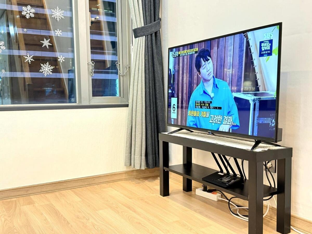 Apartment Spacious And Relaxing Duplex Hongik Stn 1min *
