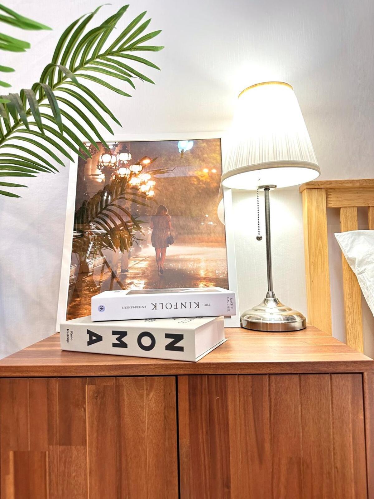 Spacious And Relaxing Duplex Hongik Stn 1min Apartment Seoul