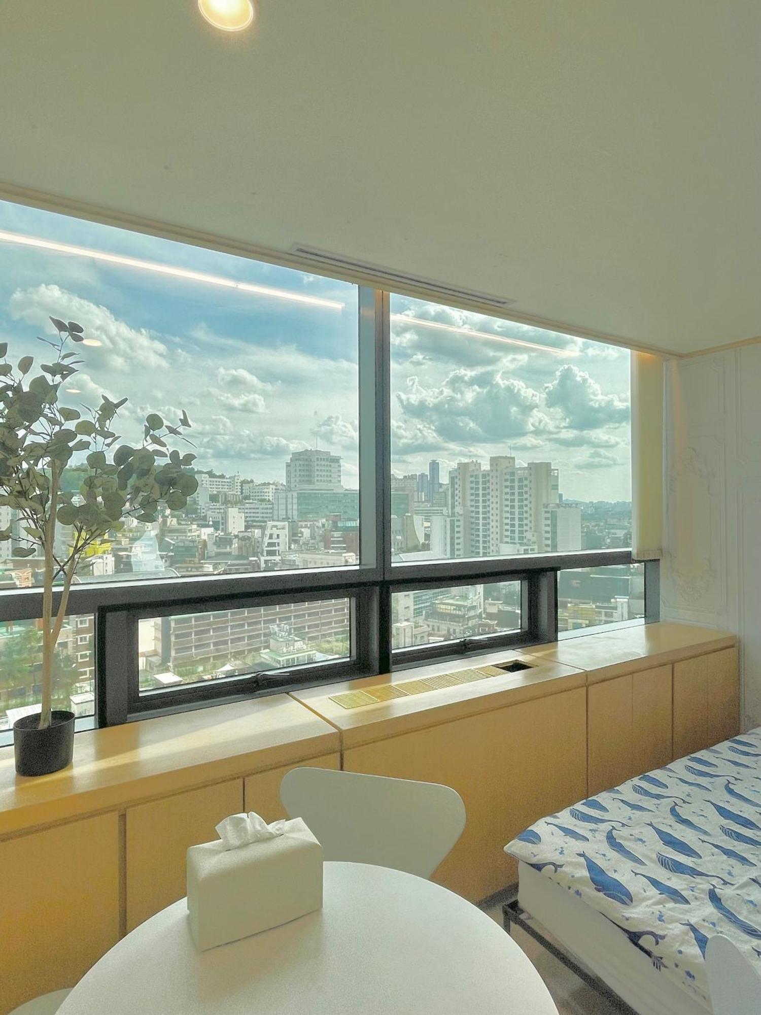 New, 1-minute Walk From Hongdae Entrance Station, Great Namsan Tower View Apartment Seoul
