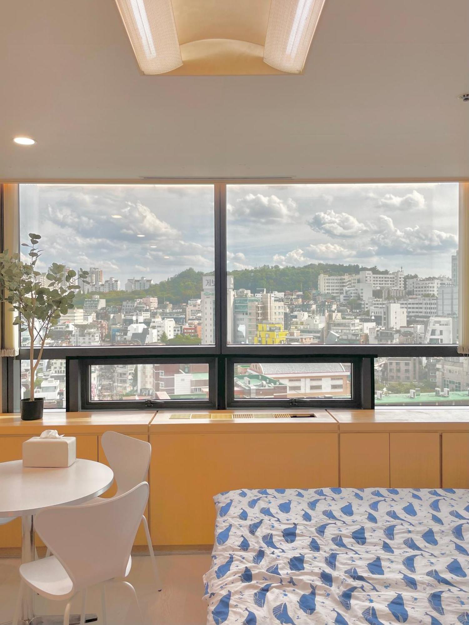 New, 1-minute Walk From Hongdae Entrance Station, Great Namsan Tower View Apartment Seoul