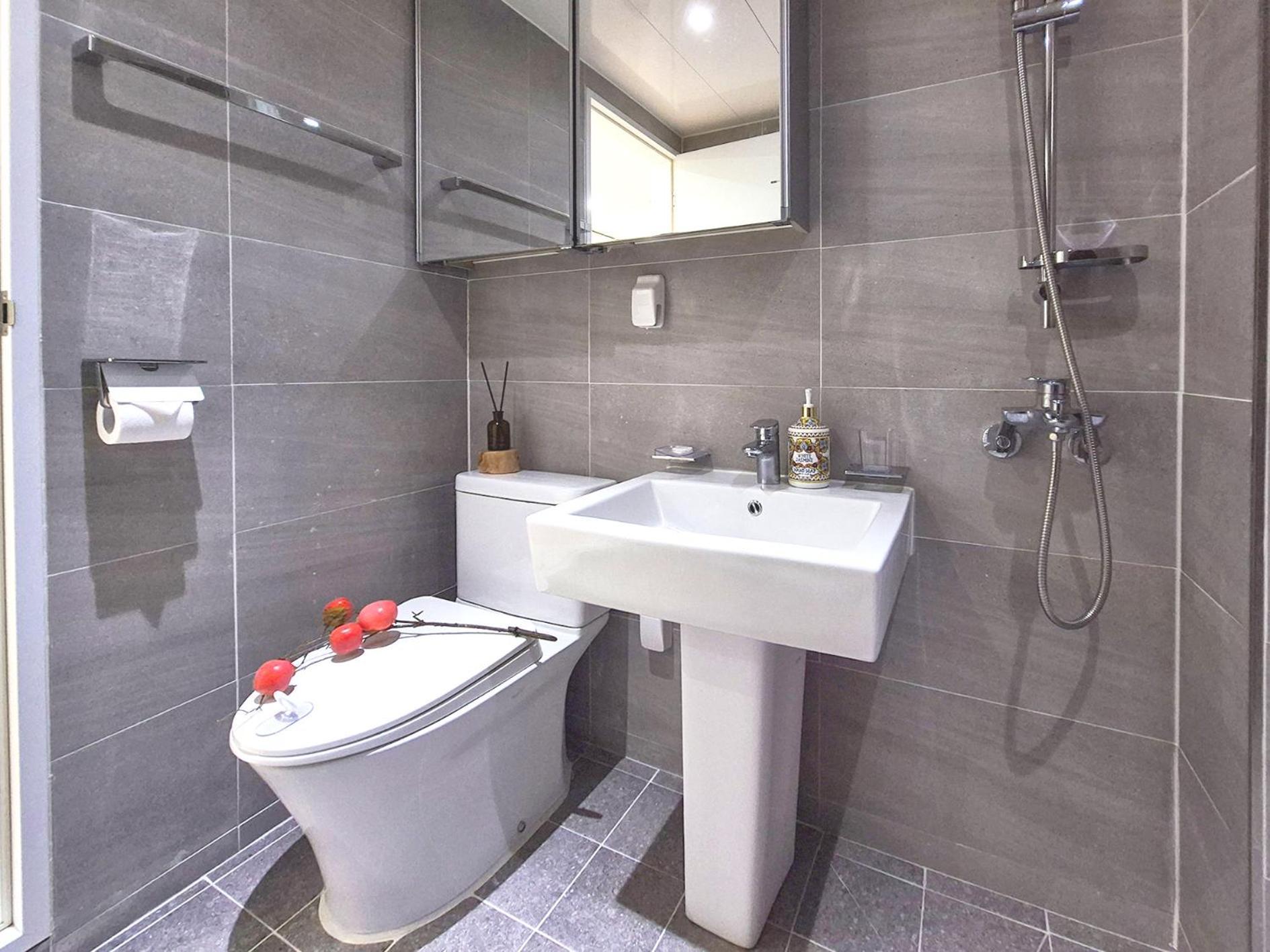 Yuyudang Hongik Univ Apartment Seoul