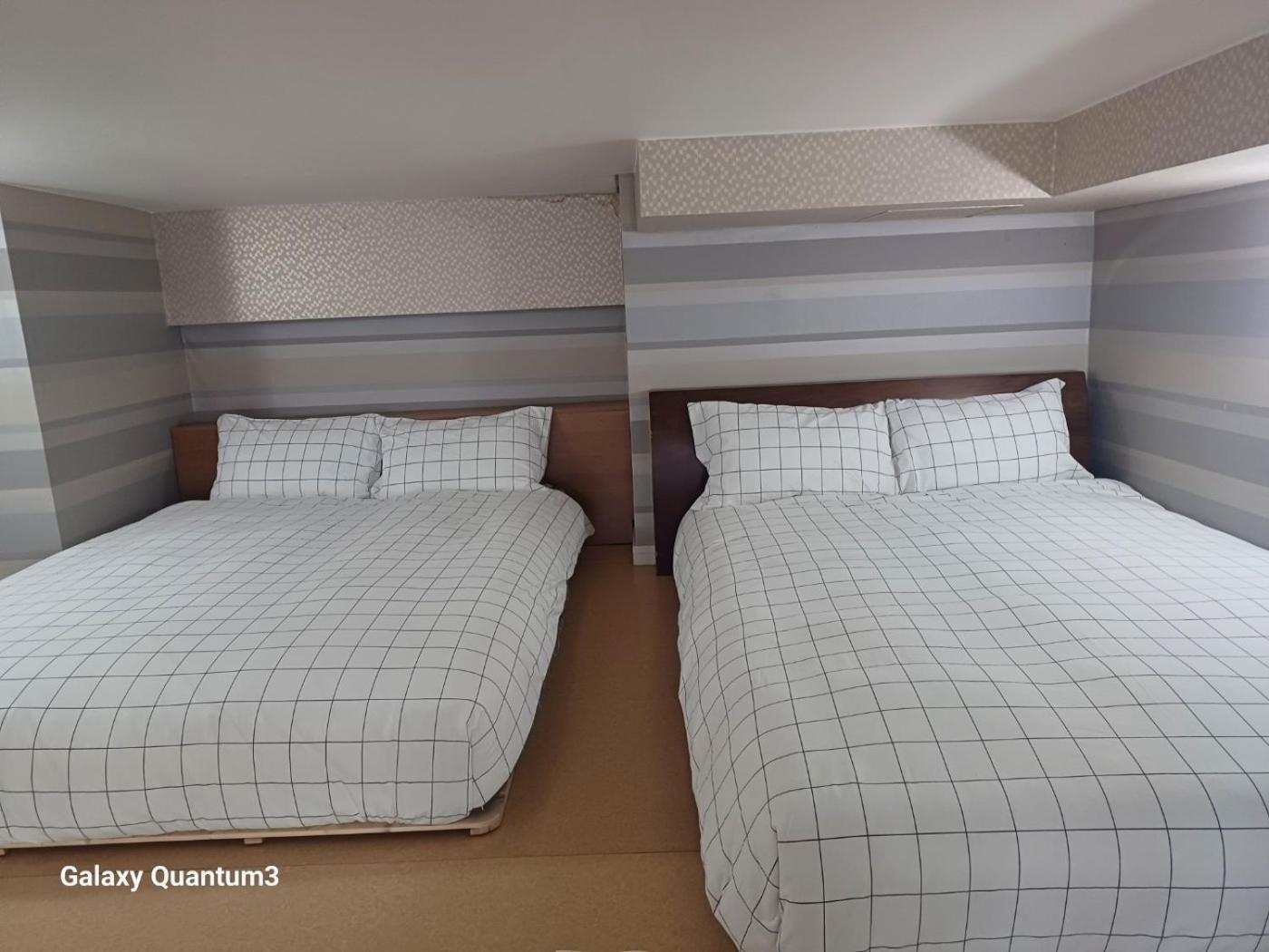 Hongdae Guesthouse2 1min From Hongik Uni Station Exit #1 Apartment Seoul