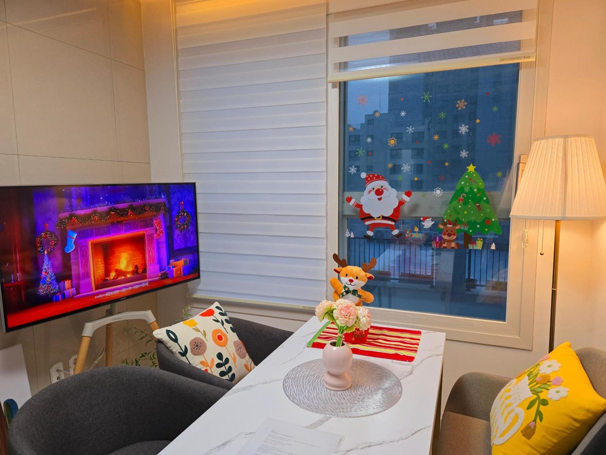 Apartment Gamseong House #gimpo Airport 10 Min #hwagok Station #netflix #beamprojet #niceview Seoul