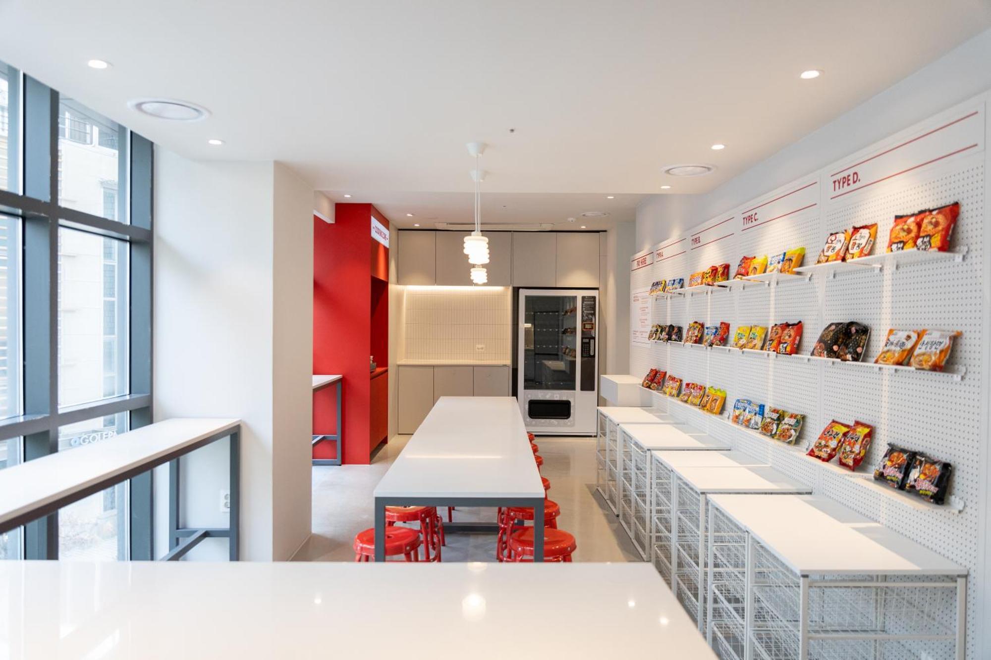 Homes Red Myeongdong 4*