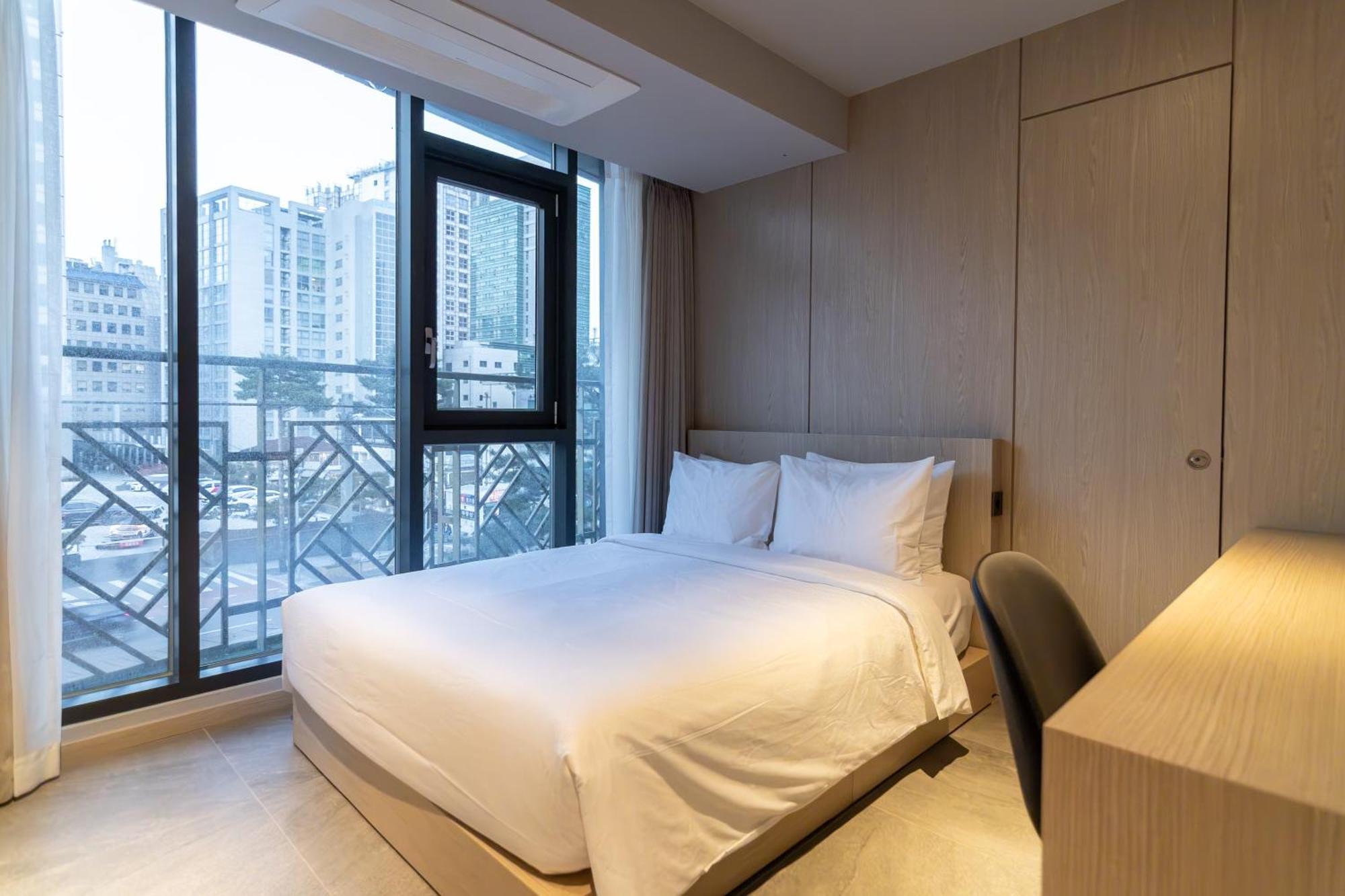Homes Red Myeongdong Hotel