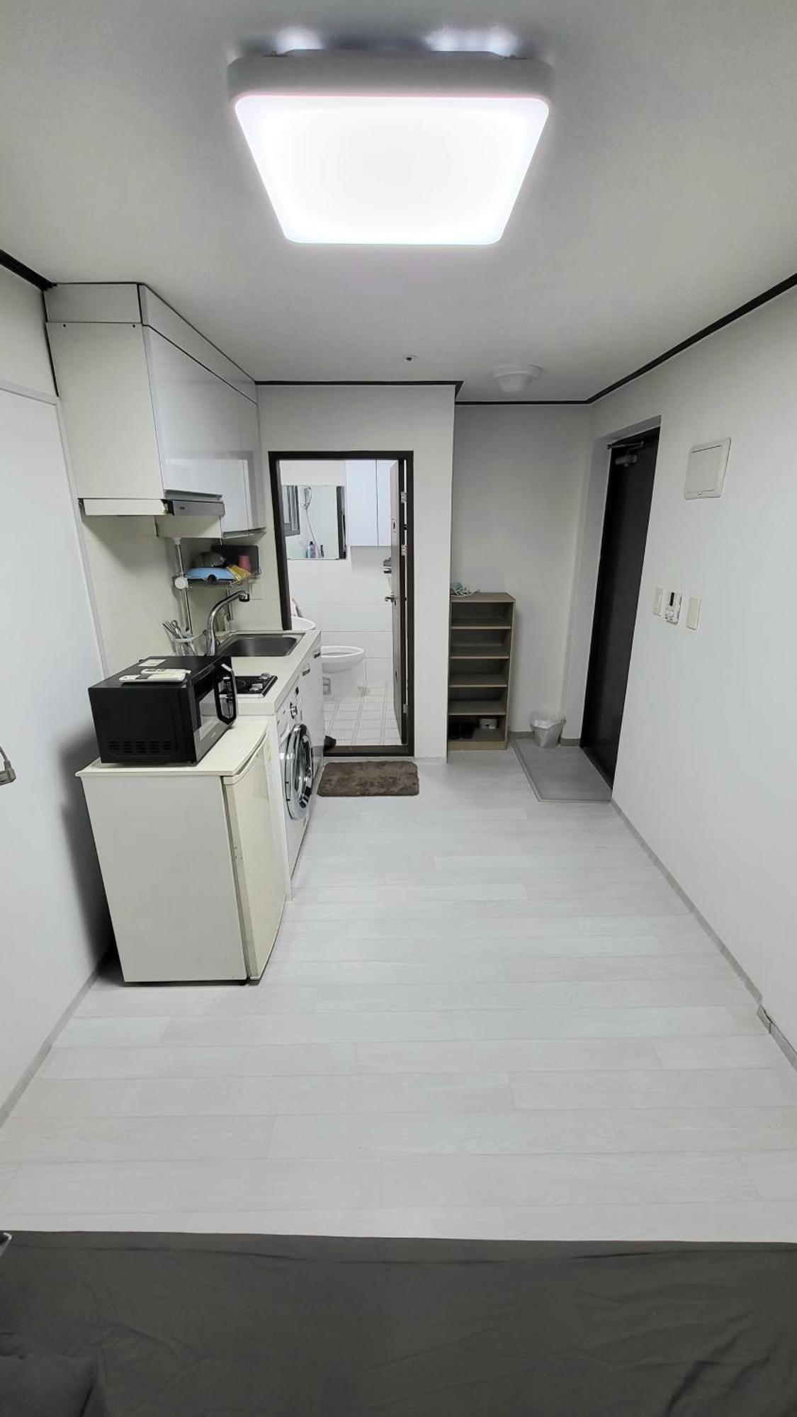 Apartment Fully Furnished #bunker, Near Miasageori Subway Station Line 4 Seoul