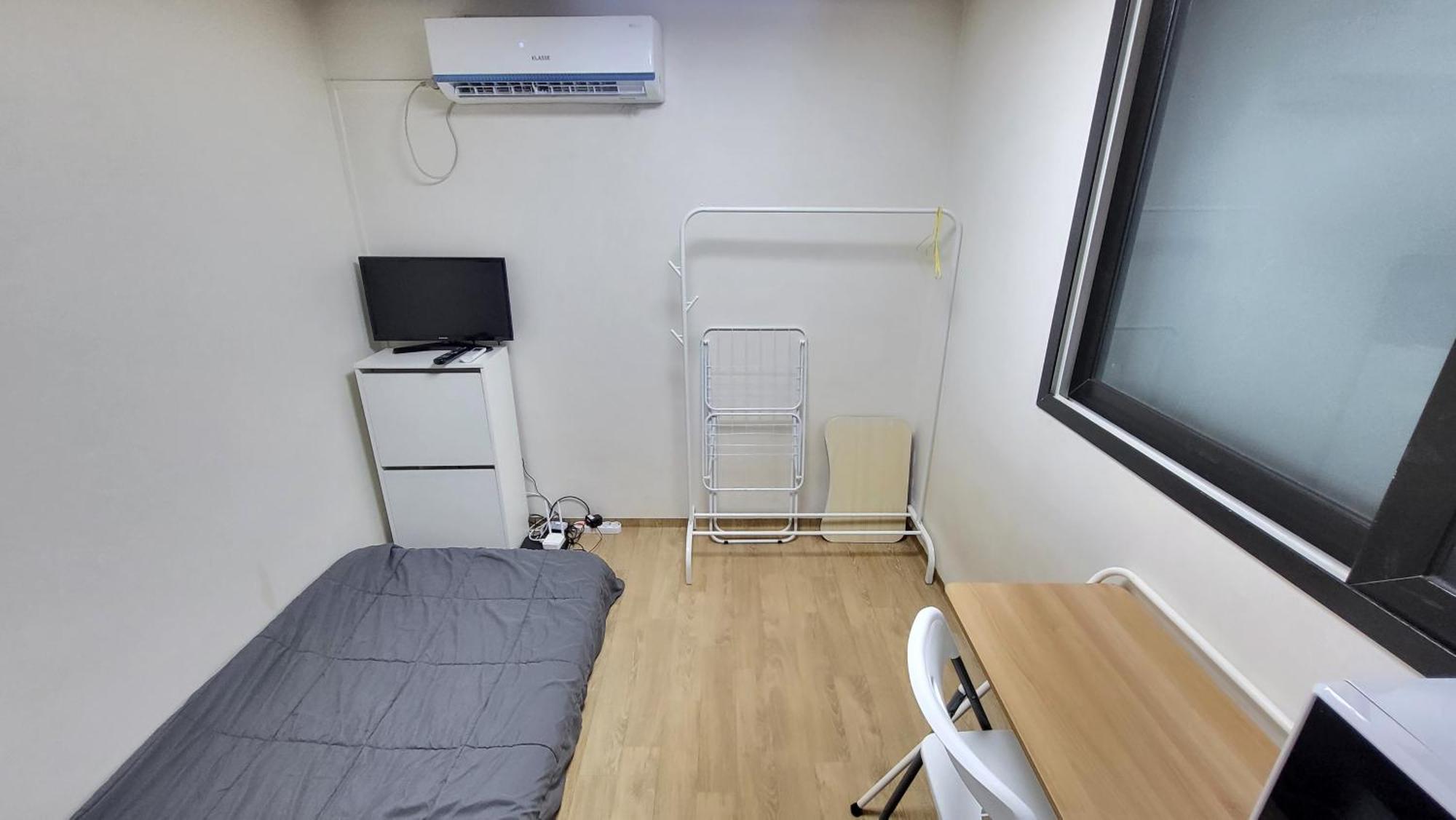 Fully Furnished #bunker, Near Miasageori Subway Station Line 4 Seoul