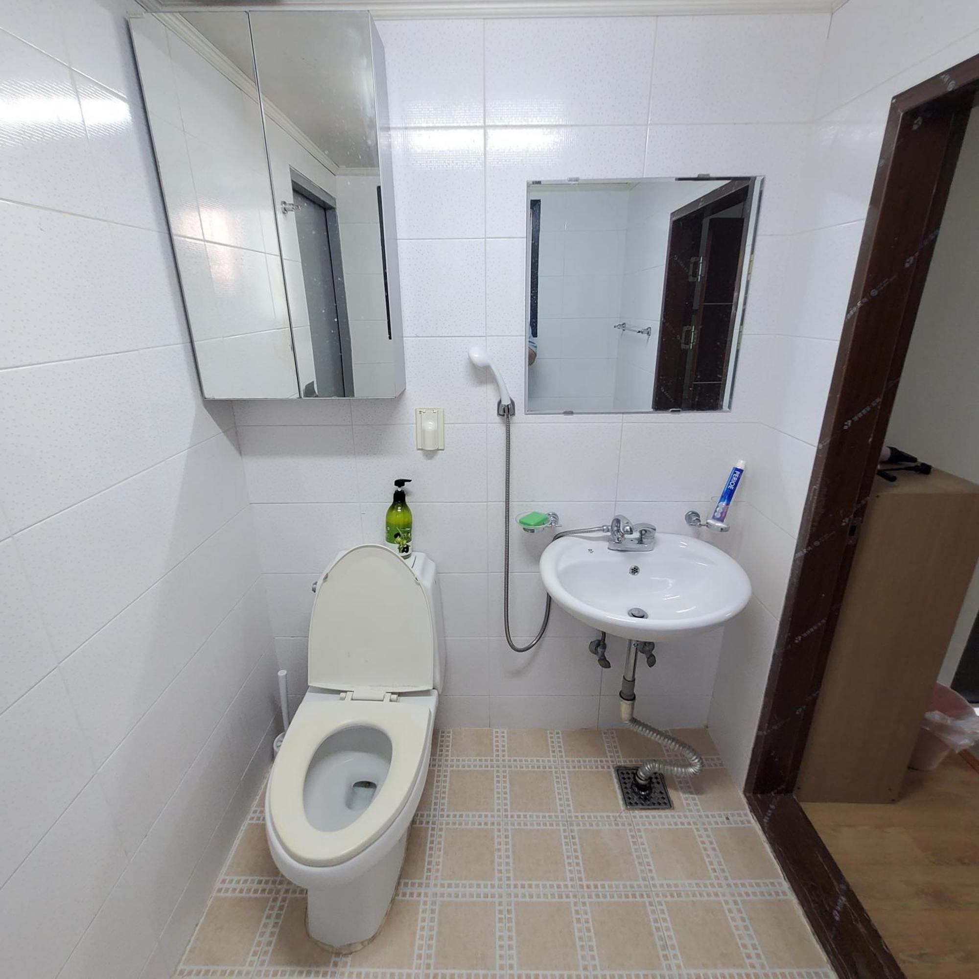 Fully Furnished #bunker, Near Miasageori Subway Station Line 4 Seoul
