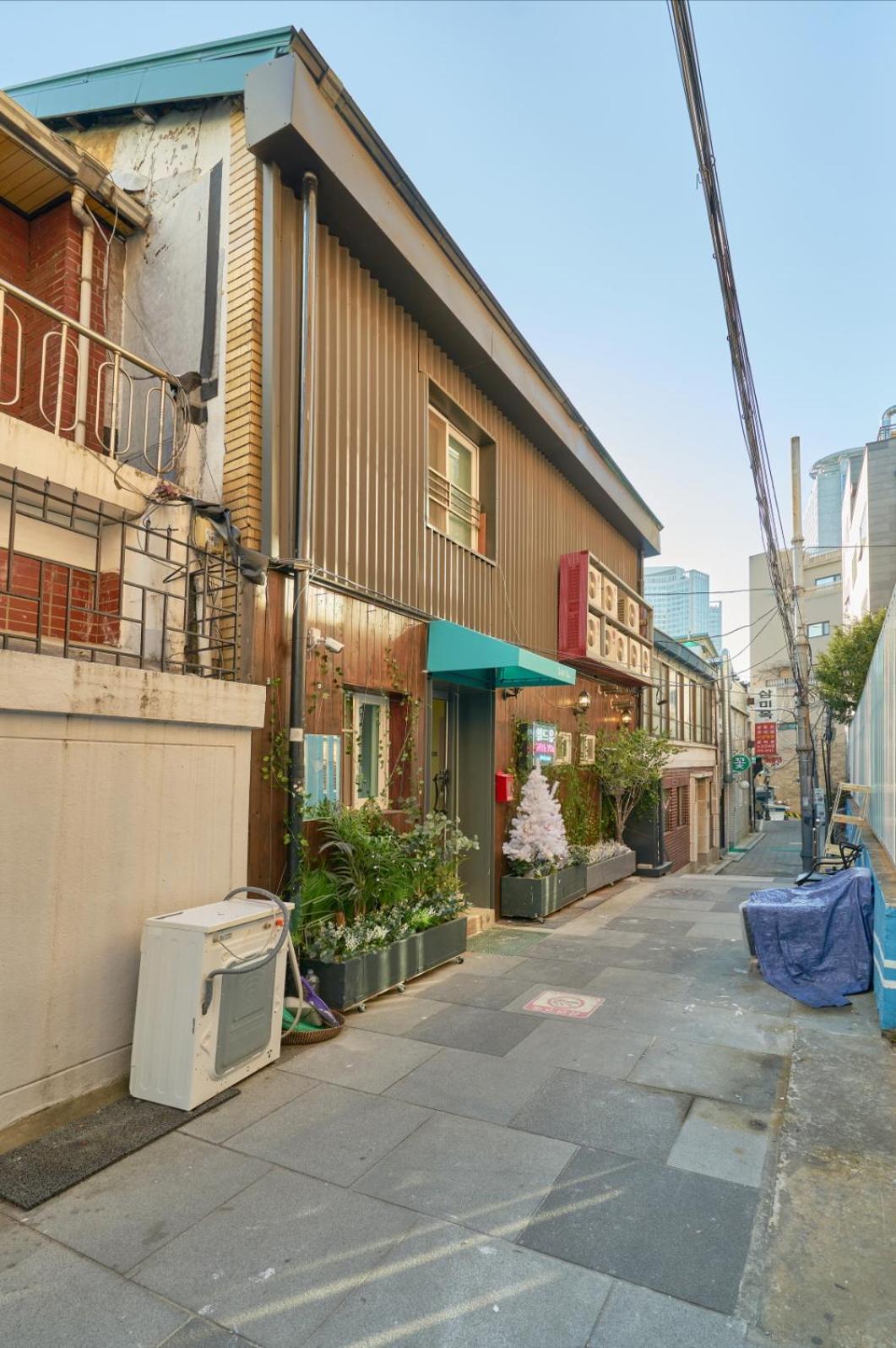 Apartment 150m From Myeongdong Station, Private Use, Style Interior, Free Korean Ramen