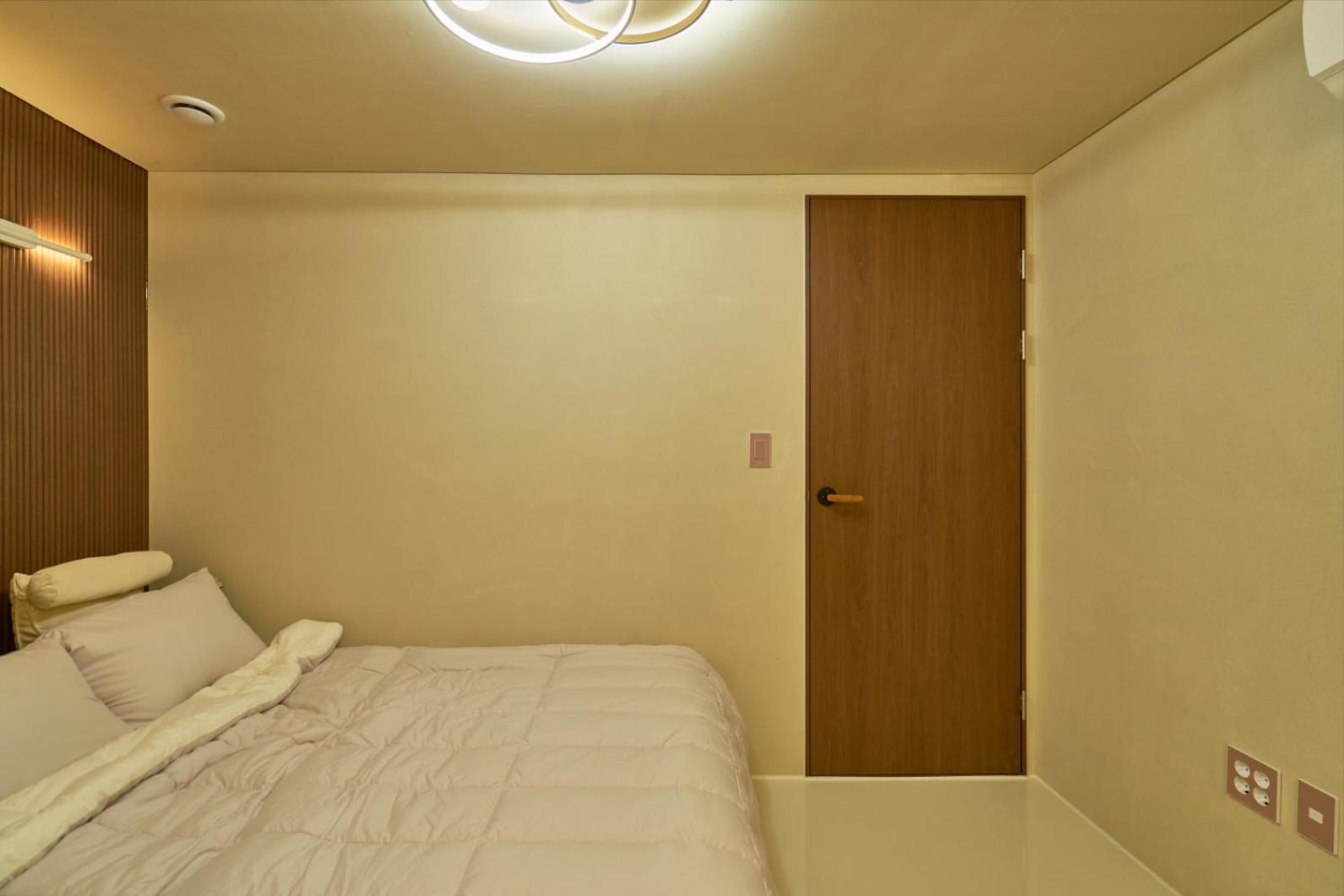 150m From Myeongdong Station, Private Use, Style Interior, Free Korean Ramen Apartment