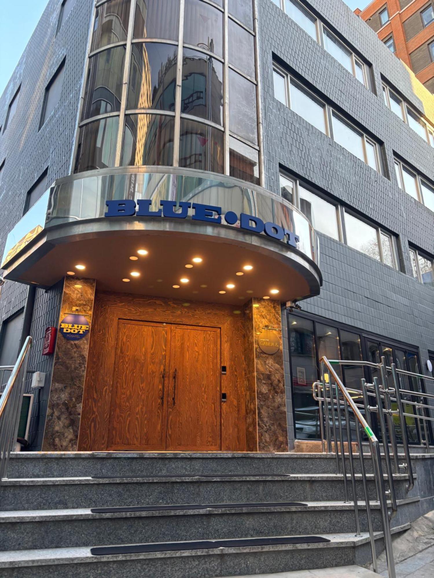 Bluedot Poshtel Hostel