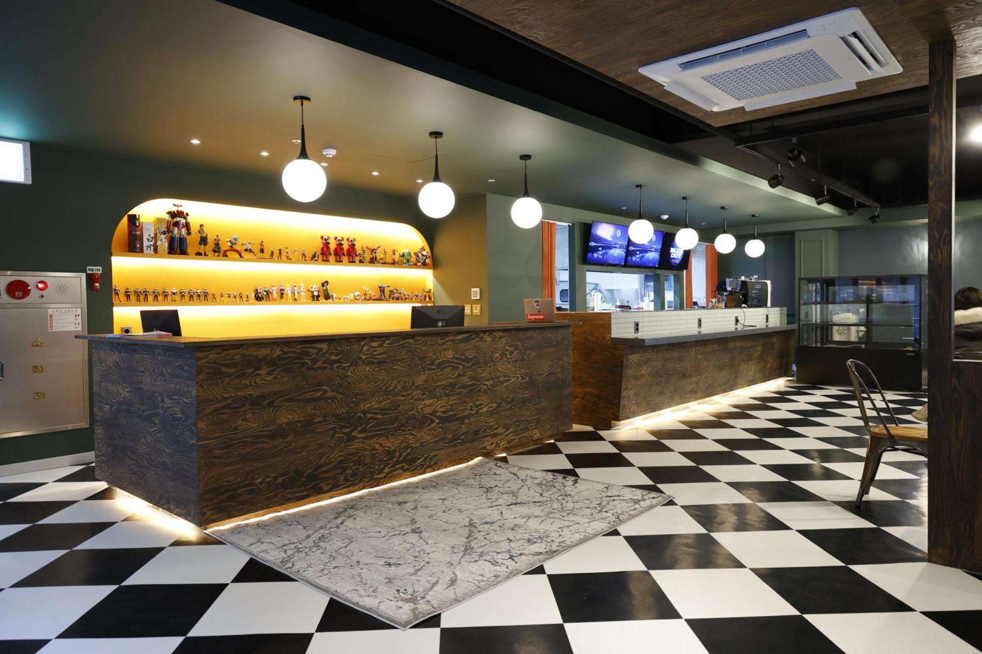 Bluedot Poshtel Hostel