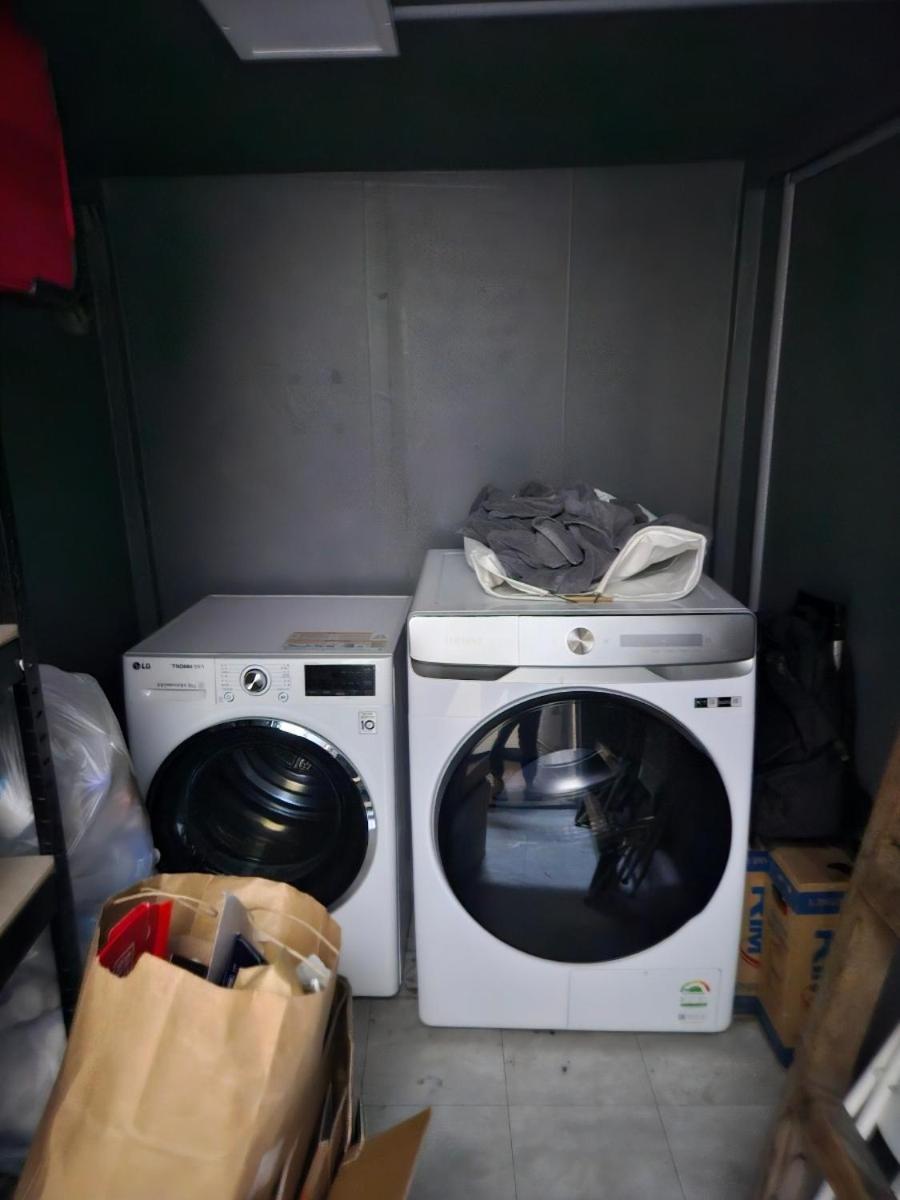 Capsule hotel Sunshinhongdeuni-men Only