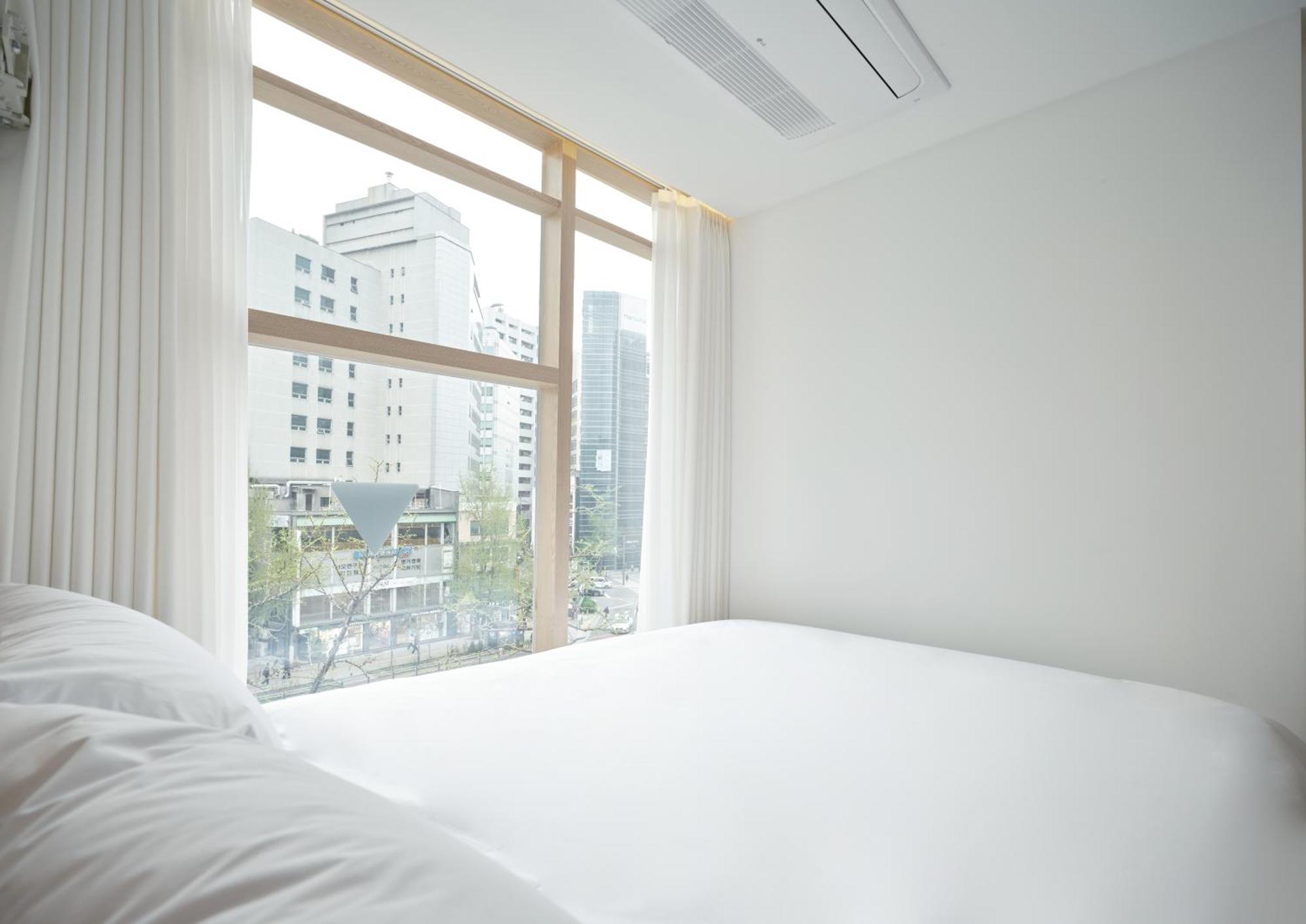 Uh Deoksugung Hotel *
