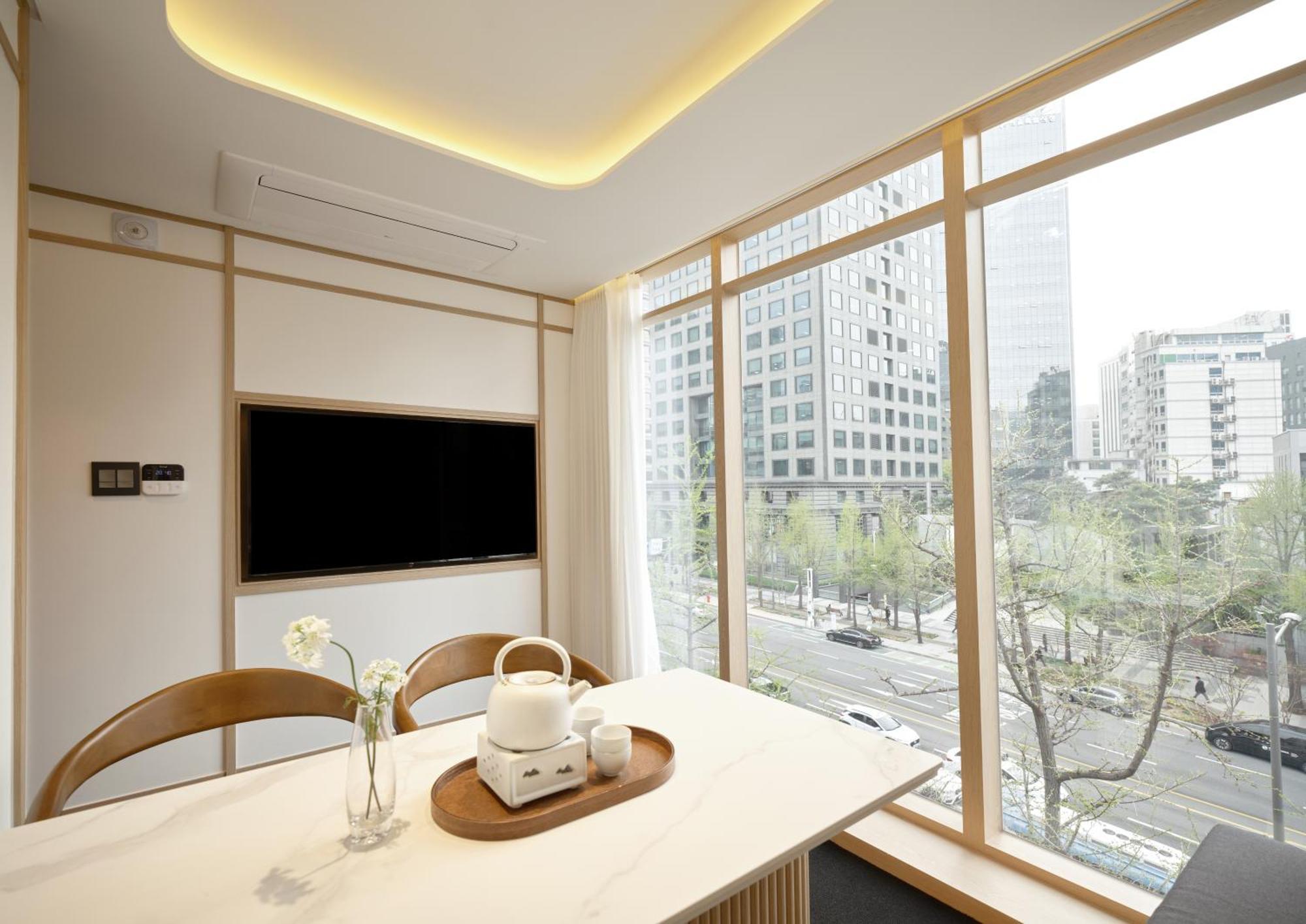 Uh Deoksugung Hotel