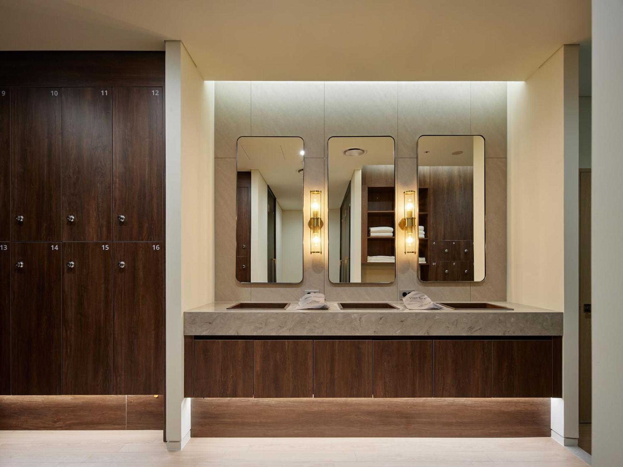 Hotel The Botanik Sewoon Myeongdong 4*