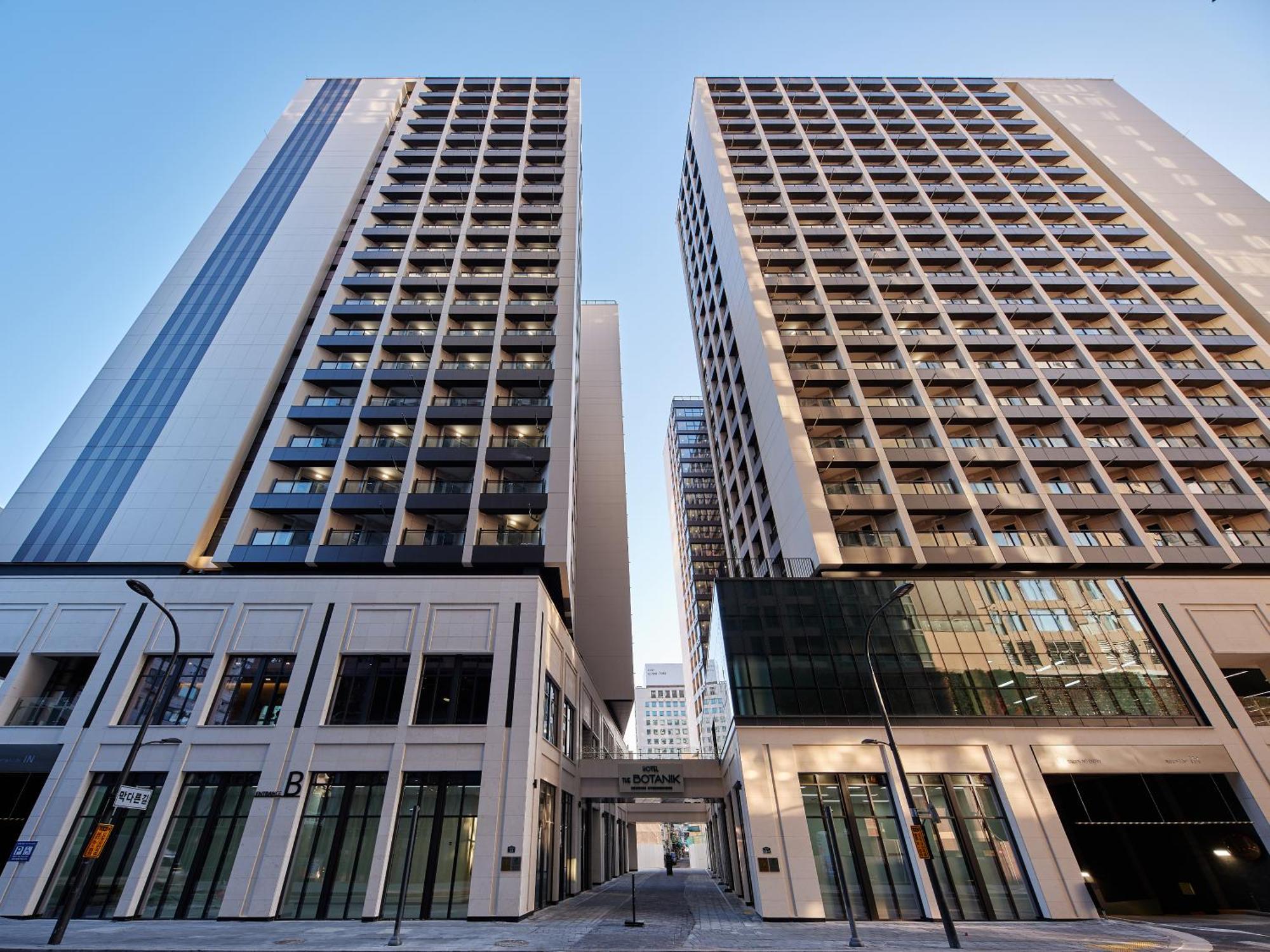 Hotel The Botanik Sewoon Myeongdong 4*