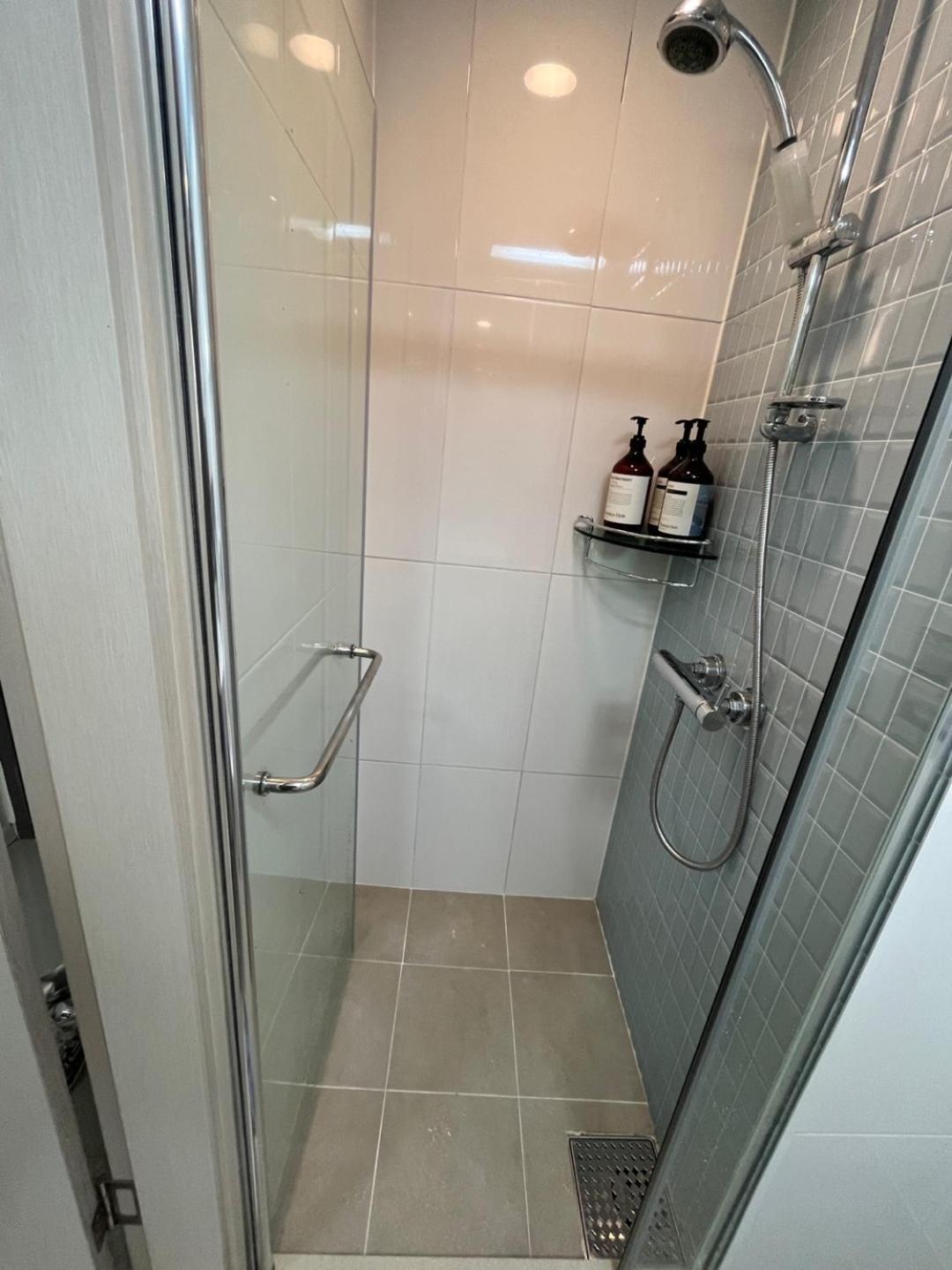 Apartment Gangnam House, Just 1 Mins From Sinnonhyeon Stn, 5 Mins From Gangnam Stn *