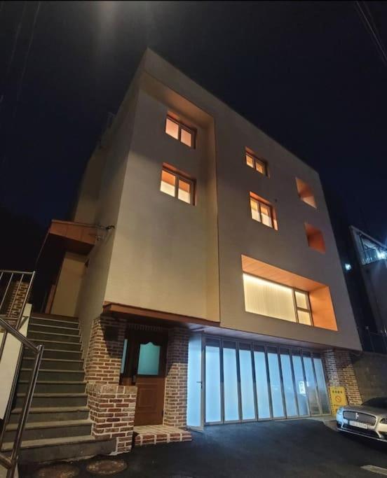 Apartment Palm Tree Myeong-dong 301