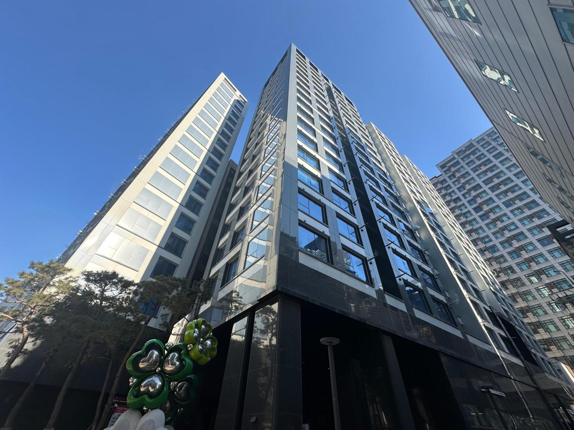 Zizel Signity Seoul