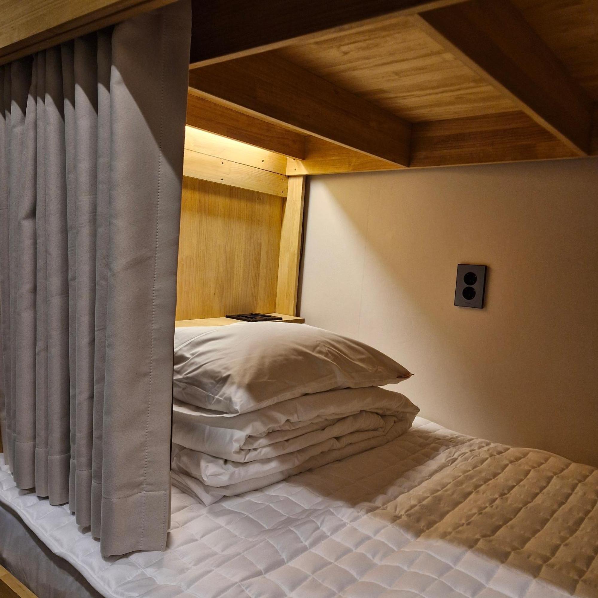 Bluedot Poshtel *