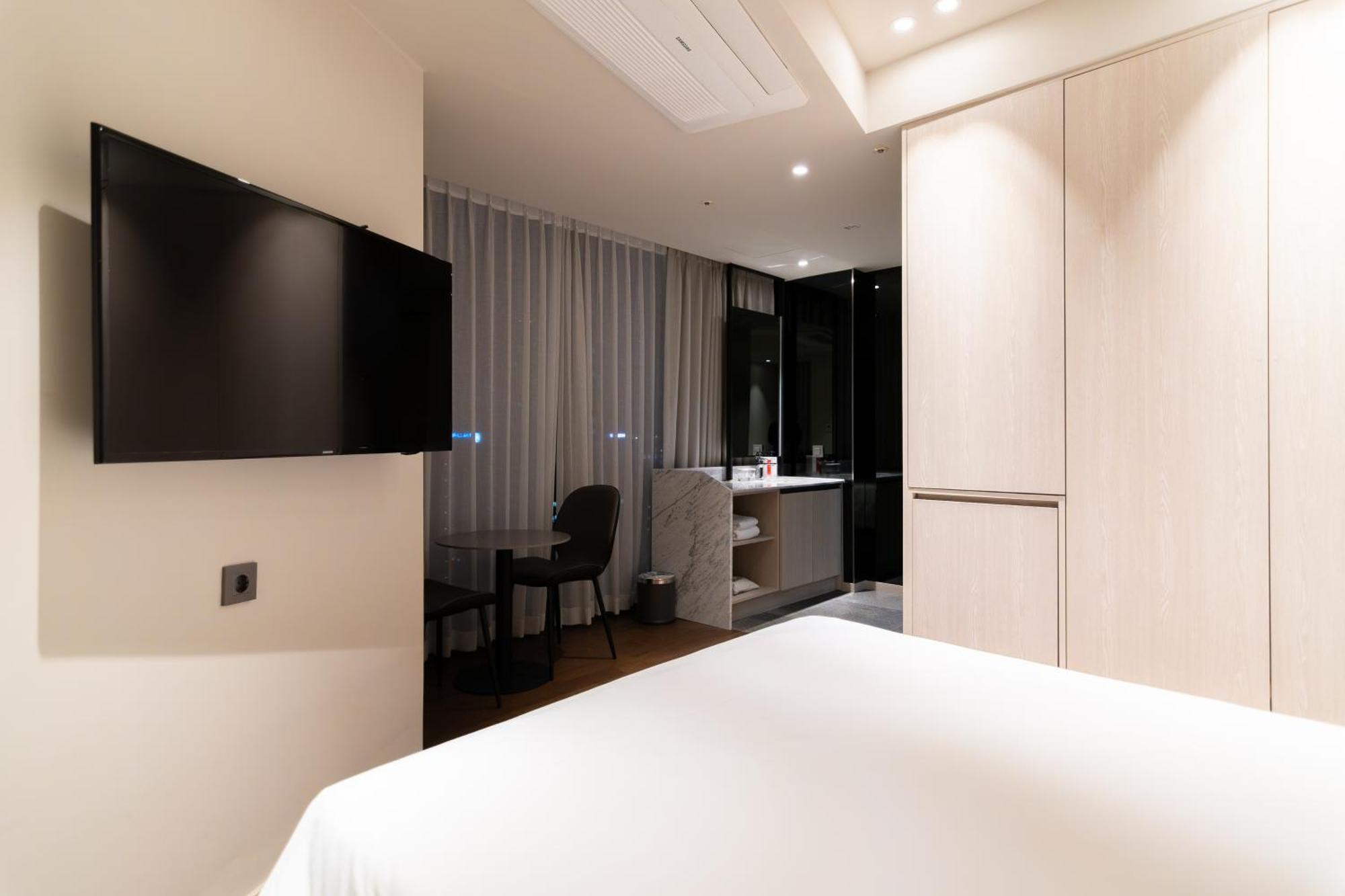 Hotel Homes Red Myeongdong Seoul