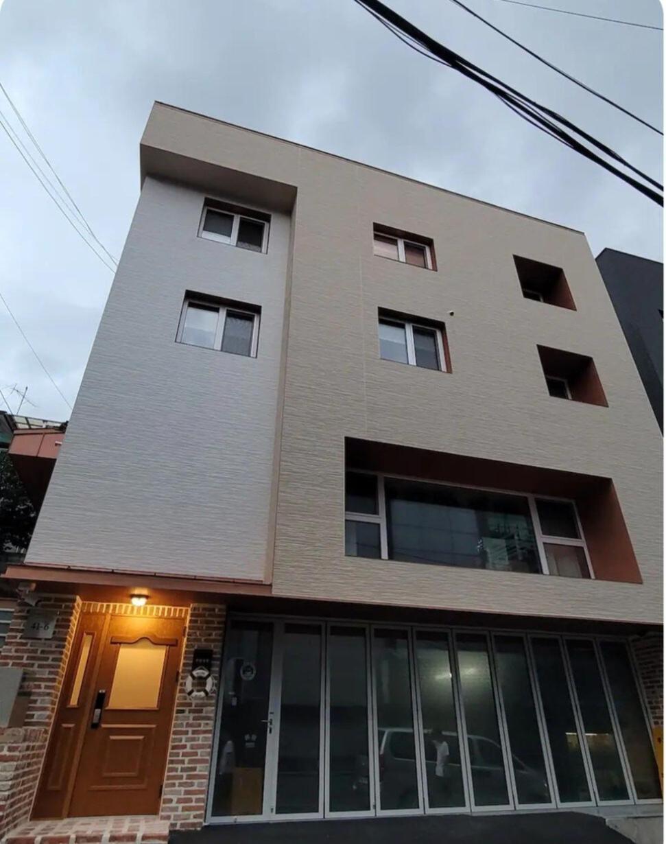 Apartment Palm Tree Myeong-dong 301 *