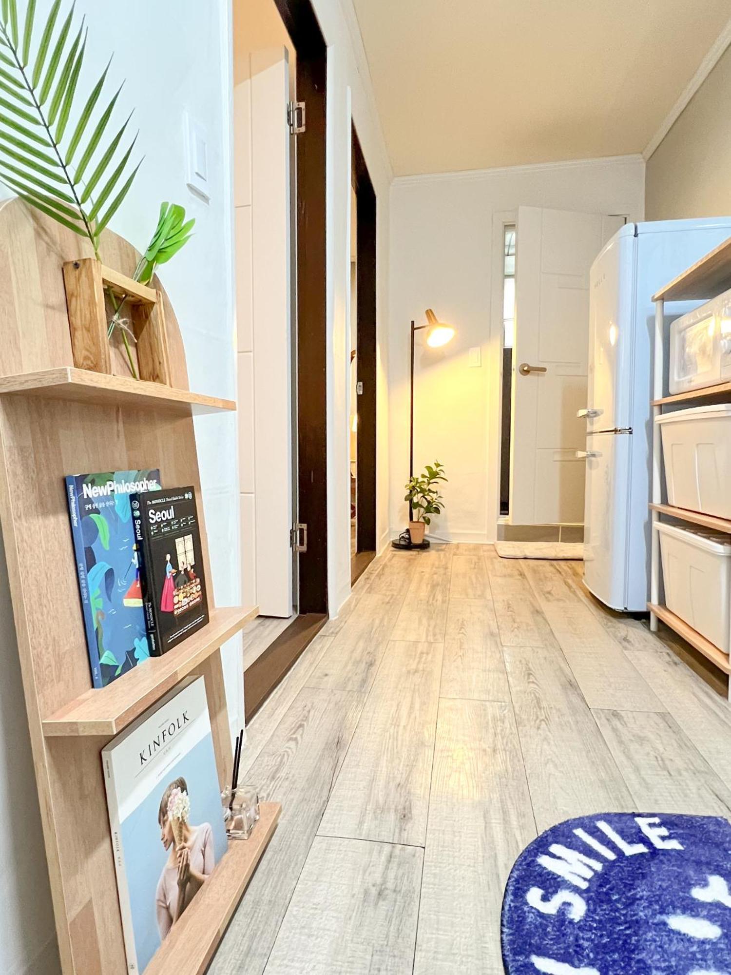 Apartamento The Cozy Nonhyeon, Gangnam Eonju Station 5 Min, 2 Bedrooms, Premium Beds, Value For Money, Biz Trip Seul