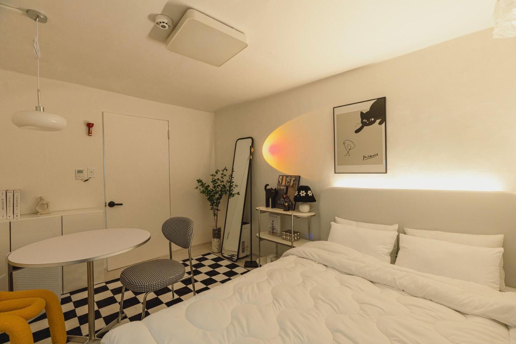 4pax, Asan Hospital, Full Option, Lotte World 20min, Jamsil, Gangnam 30min, 2queen Beds * Seoul