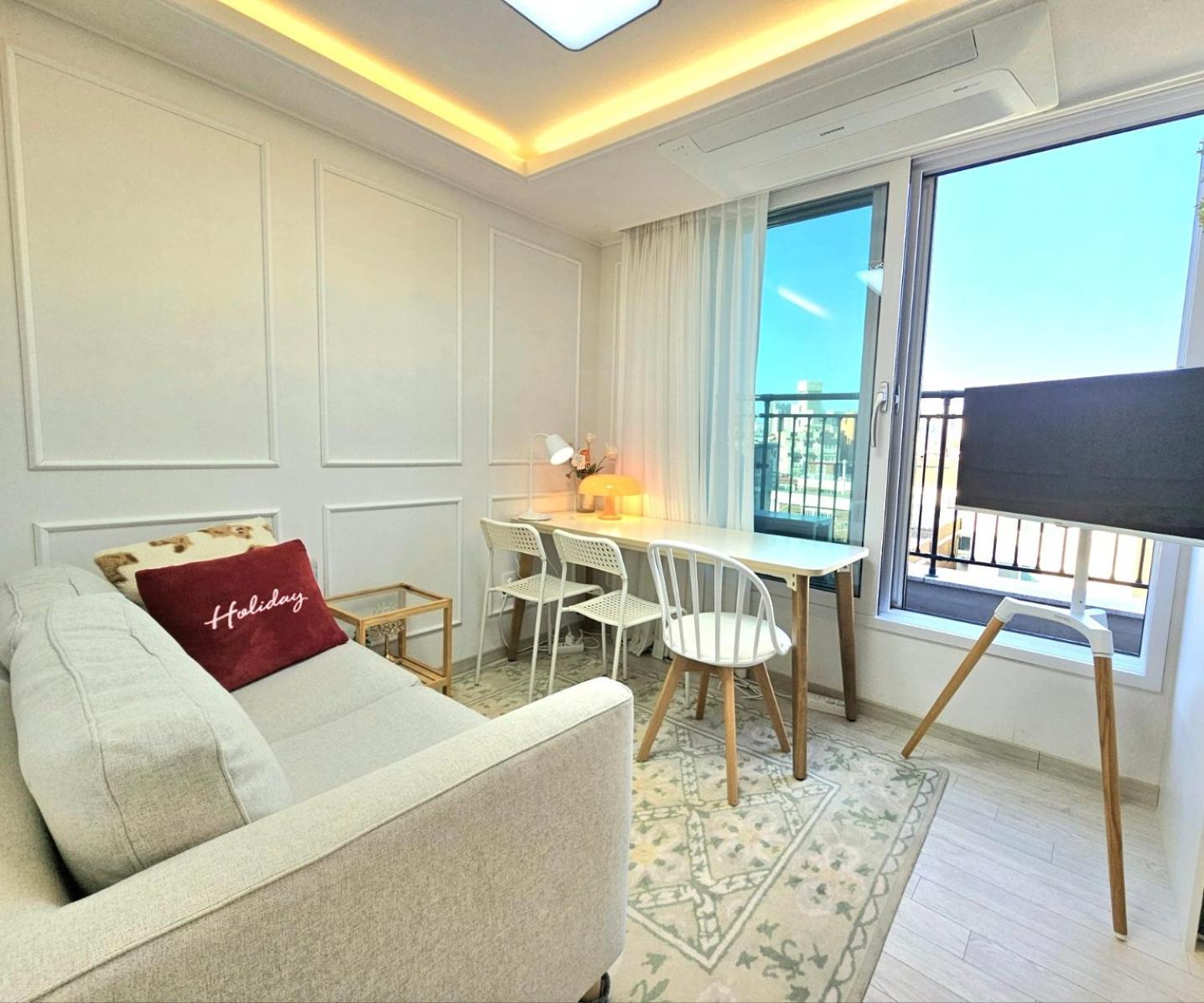 Hongdae Two-room House With Terrace *