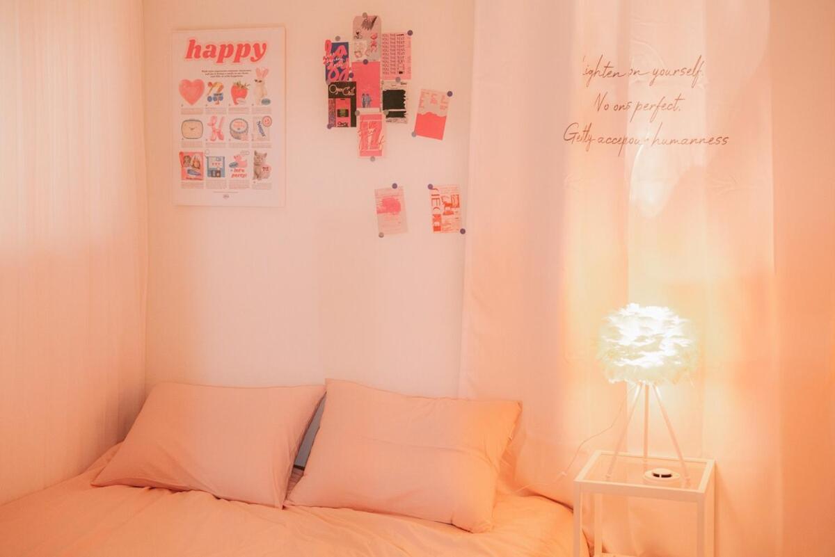Beautiful House Near Subway Station *